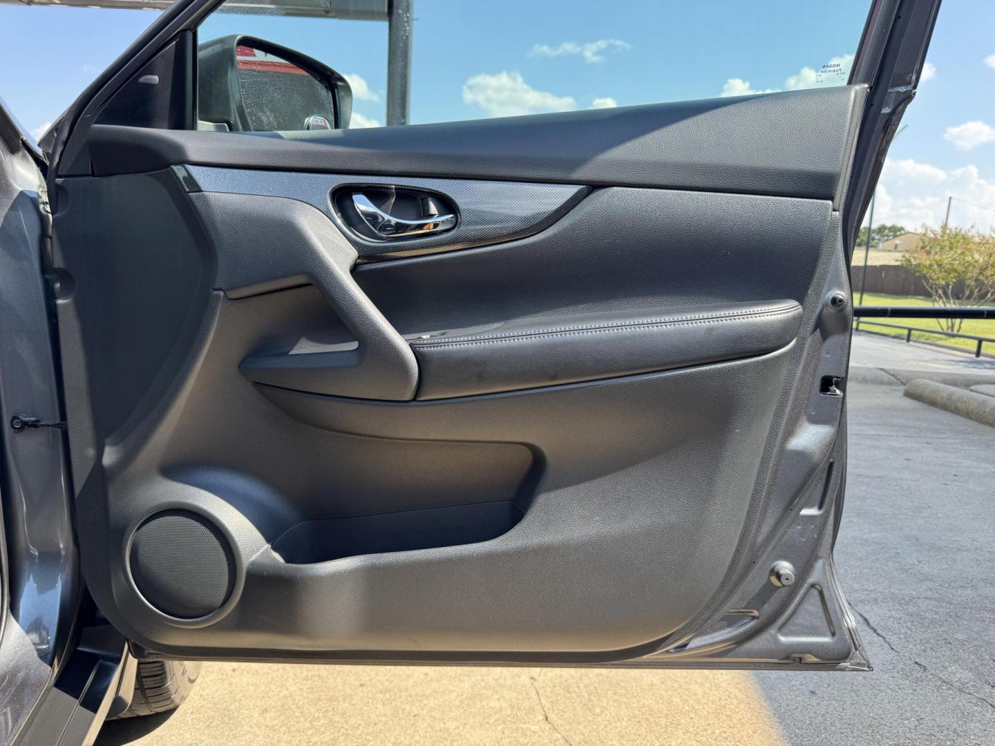 2015 BROWN /BLACK NISSAN ROGUE SL (5N1AT2MT9FC) with an 2.5L engine, CVT transmission, located at 5900 E. Lancaster Ave., Fort Worth, TX, 76112, (817) 457-5456, 0.000000, 0.000000 - The 2015 Nissan Rogue SL offers efficiency, comfort, and advanced tech. Powered by a 2.5L 4-cylinder engine with CVT, it delivers up to 33 MPG highway. Features include leather heated seats, moonroof, dual-zone climate control, navigation with satellite view, and a surround-view camera system with f - Photo#15