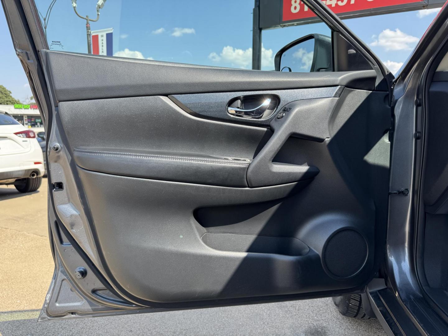 2015 BROWN /BLACK NISSAN ROGUE SL (5N1AT2MT9FC) with an 2.5L engine, CVT transmission, located at 5900 E. Lancaster Ave., Fort Worth, TX, 76112, (817) 457-5456, 0.000000, 0.000000 - The 2015 Nissan Rogue SL offers efficiency, comfort, and advanced tech. Powered by a 2.5L 4-cylinder engine with CVT, it delivers up to 33 MPG highway. Features include leather heated seats, moonroof, dual-zone climate control, navigation with satellite view, and a surround-view camera system with f - Photo#7