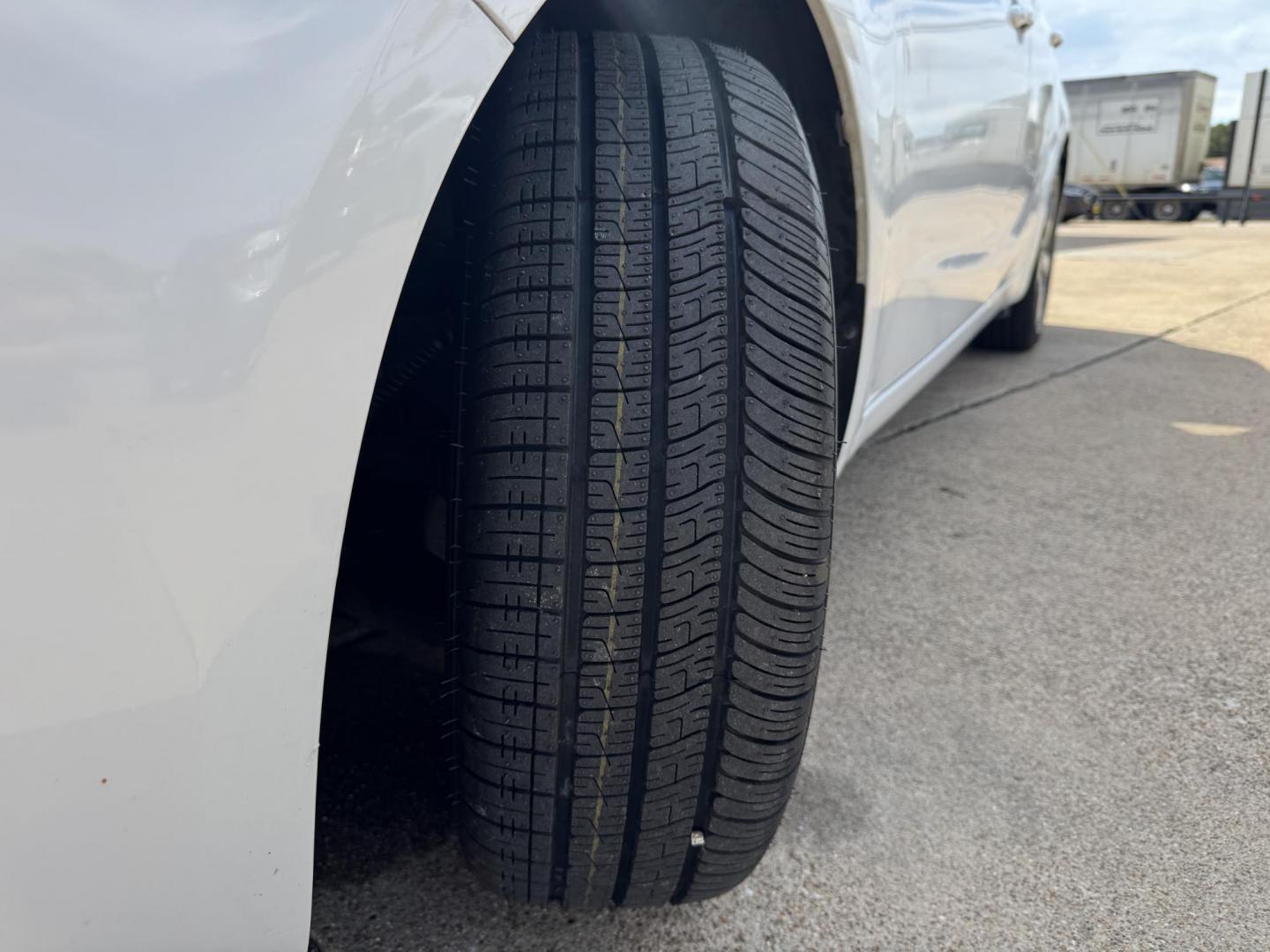 2018 WHITE /BLACK KIA FORTE LX; S LX (3KPFL4A70JE) with an 2.0L engine, 6-Speed Automatic transmission, located at 5900 E. Lancaster Ave., Fort Worth, TX, 76112, (817) 457-5456, 0.000000, 0.000000 - The 2018 Kia Forte LX combines efficiency and comfort with a 2.0L 4-cylinder engine, 6-speed automatic transmission, and impressive 29 city / 37 highway MPG. It seats five with spacious legroom and features a backup camera, phone connectivity, 4-wheel ABS disc brakes, and coil spring suspension. A r - Photo#20