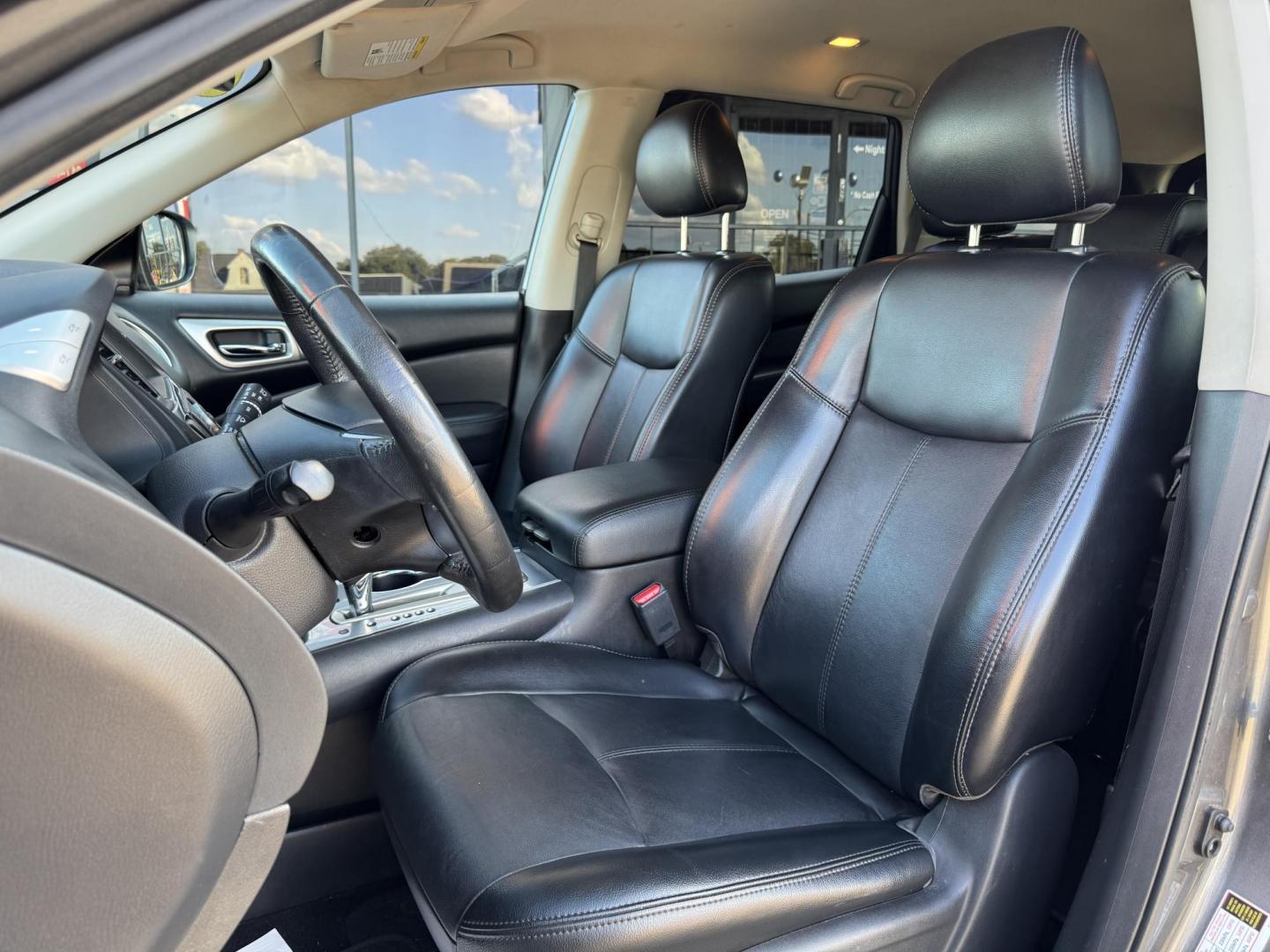 2019 GRAY /BLACK NISSAN PATHFINDER S; SL; PL (5N1DR2MN8KC) , located at 5900 E. Lancaster Ave., Fort Worth, TX, 76112, (817) 457-5456, 0.000000, 0.000000 - Photo#11