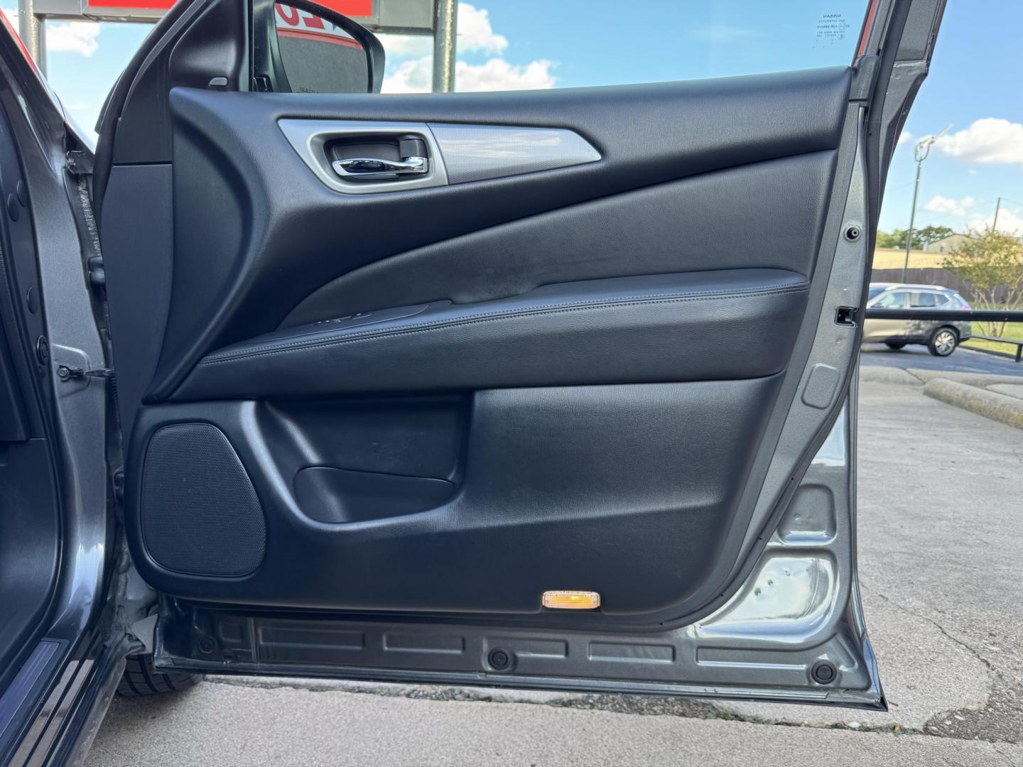 2019 GRAY /BLACK NISSAN PATHFINDER S; SL; PL (5N1DR2MN8KC) , located at 5900 E. Lancaster Ave., Fort Worth, TX, 76112, (817) 457-5456, 0.000000, 0.000000 - Photo#18