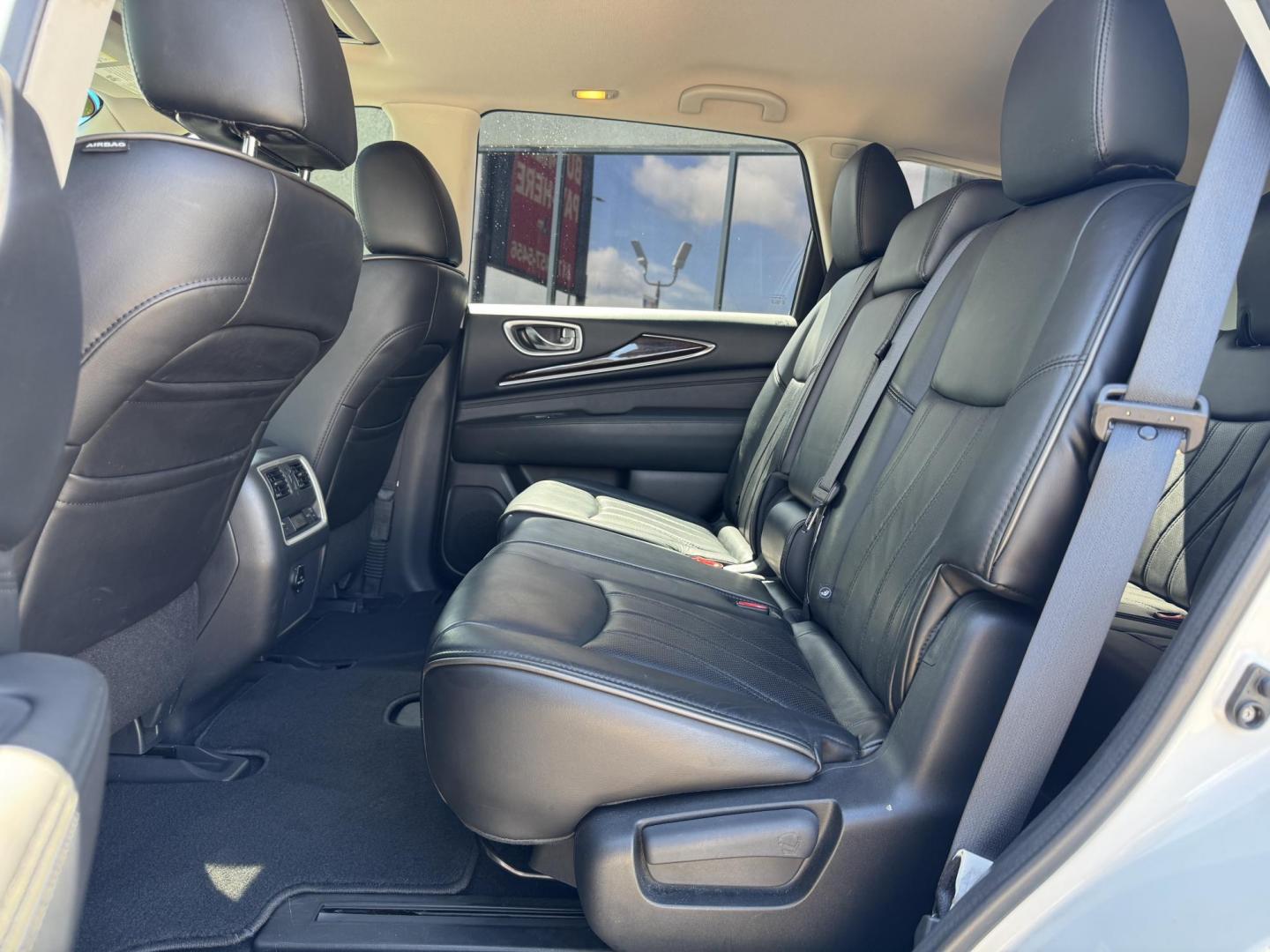 2015 WHITE /BLACK INFINITI QX60 BASE BASE AWD (5N1AL0MM5FC) with an 3.5L engine, CVT transmission, located at 5900 E. Lancaster Ave., Fort Worth, TX, 76112, (817) 457-5456, 0.000000, 0.000000 - The 2015 Infiniti QX60 AWD combines luxury and practicality with a 3.5L V6 engine and CVT transmission, offering 19 city / 26 highway MPG. This 7-passenger SUV is fully loaded with a sunroof, heated steering wheel, navigation, dual climate control, park assist, rear hatch button, third-row seating, - Photo#13