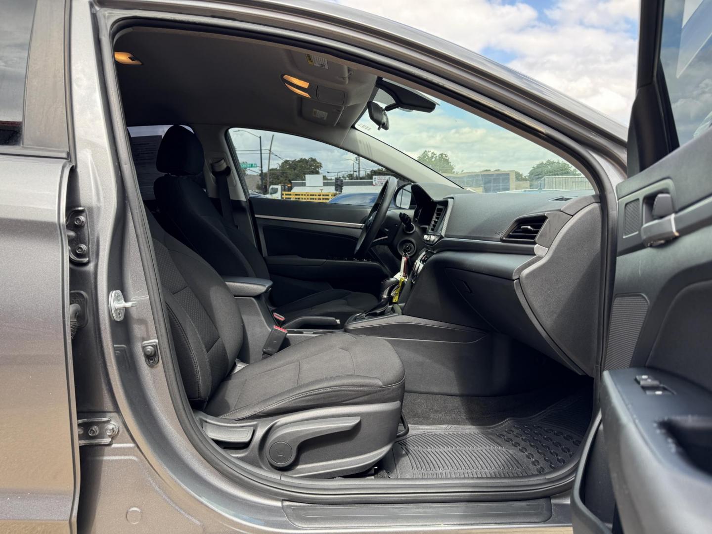 2019 GRAY /BLACK HYUNDAI ELANTRA LIMITED; SEL LIMITED (5NPD84LF8KH) with an 1.5L engine, 6-Speed Automatic transmission, located at 5900 E. Lancaster Ave., Fort Worth, TX, 76112, (817) 457-5456, 0.000000, 0.000000 - The 2019 Hyundai Elantra Limited is a fuel-efficient FWD sedan with a 1.8L engine and 6-speed automatic transmission. Enjoy backup camera, lane assist, phone connectivity, cloth seats, and alloy wheels for a reliable, tech-ready ride. - Photo#15