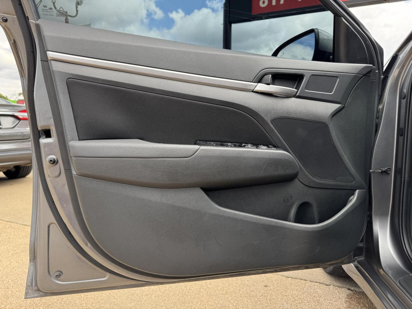 2019 GRAY /BLACK HYUNDAI ELANTRA LIMITED; SEL LIMITED (5NPD84LF8KH) with an 1.5L engine, 6-Speed Automatic transmission, located at 5900 E. Lancaster Ave., Fort Worth, TX, 76112, (817) 457-5456, 0.000000, 0.000000 - The 2019 Hyundai Elantra Limited is a fuel-efficient FWD sedan with a 1.8L engine and 6-speed automatic transmission. Enjoy backup camera, lane assist, phone connectivity, cloth seats, and alloy wheels for a reliable, tech-ready ride. - Photo#7