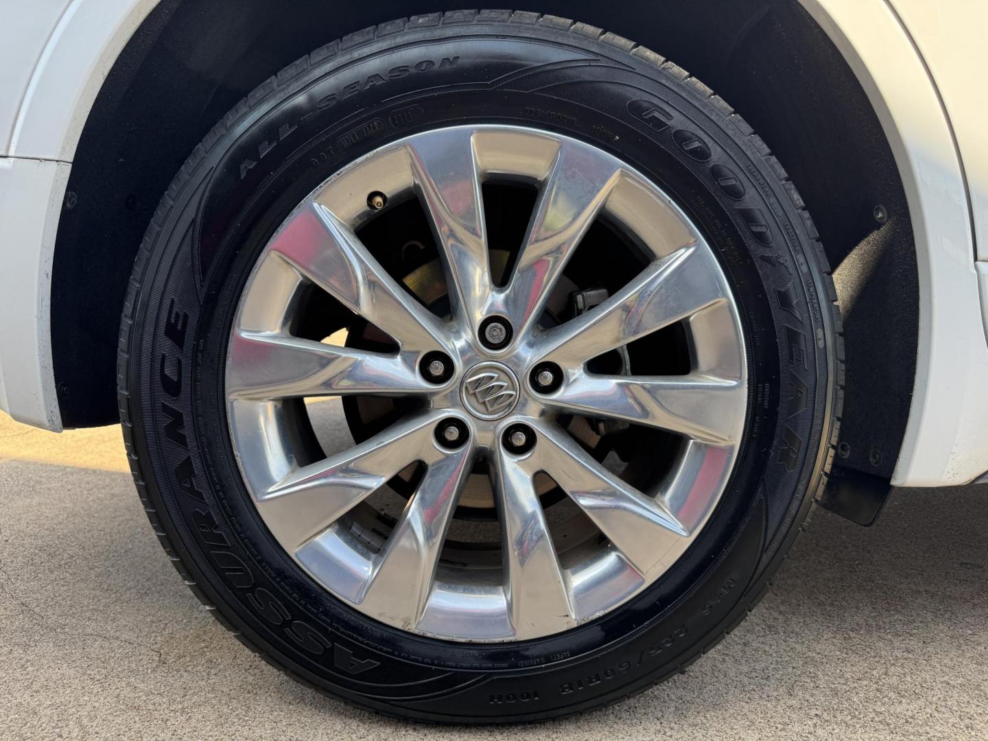 2017 WHITE /TAN BUICK ENVISION ESSENCE ESSENSE (LRBFXBSA8HD) with an 2.5L engine, 6-Speed Automatic transmission, located at 5900 E. Lancaster Ave., Fort Worth, TX, 76112, (817) 457-5456, 0.000000, 0.000000 - The 2017 Buick Envision Essence is a 5-passenger SUV with a 2.5L 4-cylinder engine and 6-speed automatic transmission. It features an electronic rear hatch, heated front and rear leather seats, dual climate control for both front and rear passengers, push-to-start, park assist, and a backup camera. - Photo#23