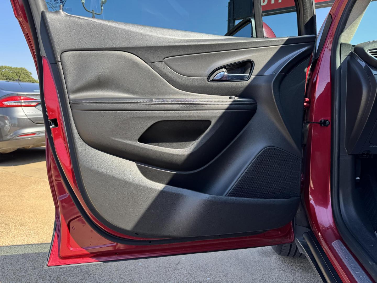 2018 RED /BLACK BUICK ENCORE PREFERRED Preferred (KL4CJASB9JB) with an 1.4L engine, 6-Speed Automatic transmission, located at 5900 E. Lancaster Ave., Fort Worth, TX, 76112, (817) 457-5456, 0.000000, 0.000000 - Photo#7