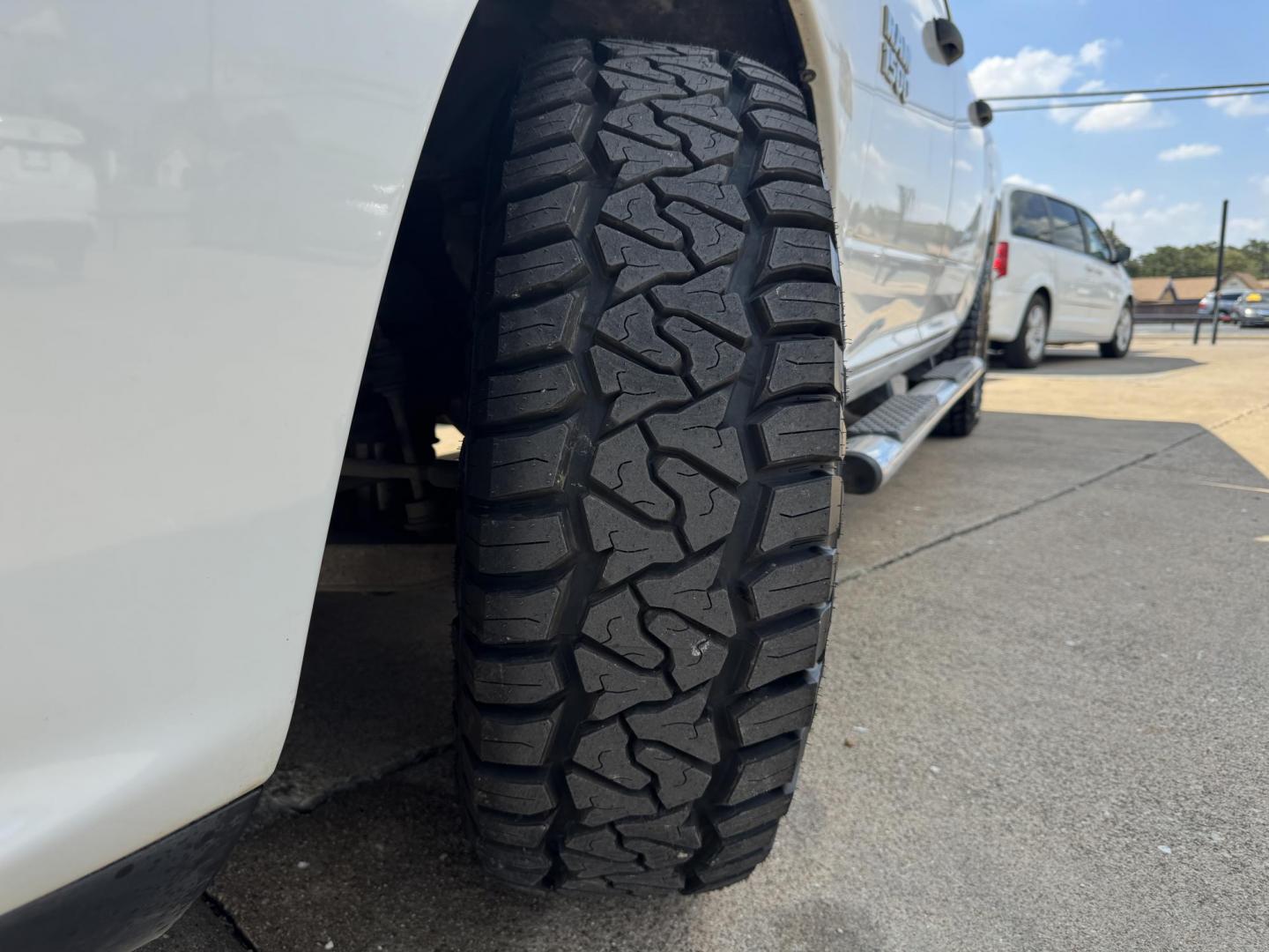2018 WHITE /BLACK RAM 1500 EXPRESS; ST; TR (1C6RR6KG4JS) with an 3.6L engine, 8-Speed Automatic transmission, located at 5900 E. Lancaster Ave., Fort Worth, TX, 76112, (817) 457-5456, 0.000000, 0.000000 - Photo#20