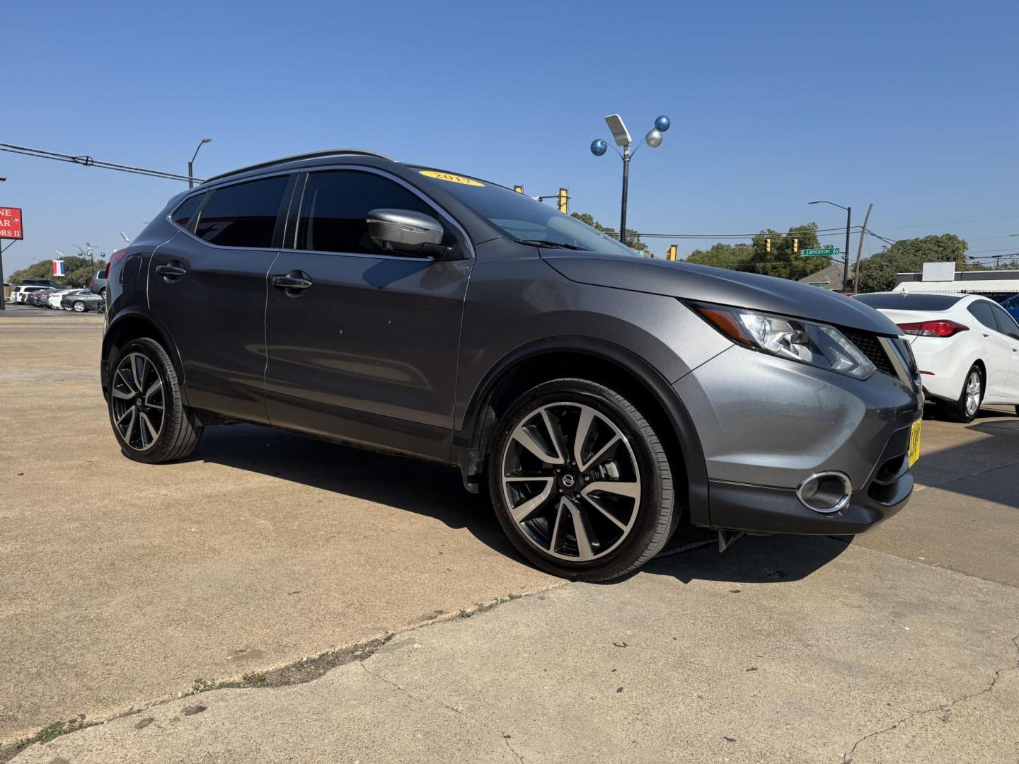 2017 GRAY /BLACK NISSAN ROGUE SPORT S; SL S (JN1BJ1CP5HW) with an 2.0L engine, CVT transmission, located at 5900 E. Lancaster Ave., Fort Worth, TX, 76112, (817) 457-5456, 0.000000, 0.000000 - Photo#2
