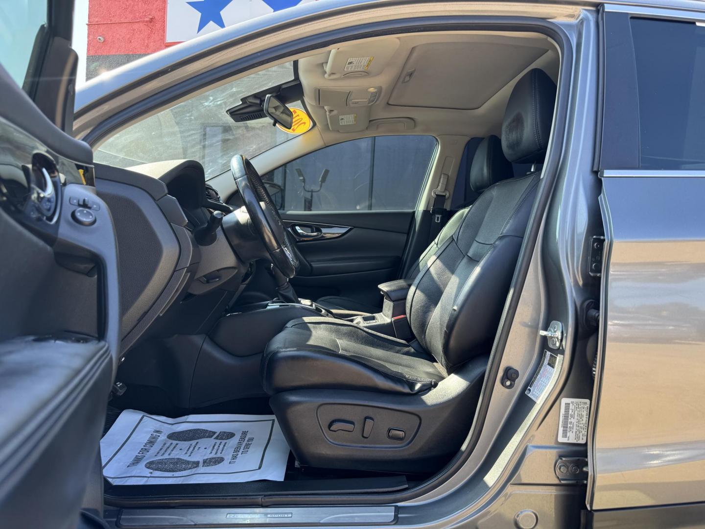 2017 GRAY /BLACK NISSAN ROGUE SPORT S; SL S (JN1BJ1CP5HW) with an 2.0L engine, CVT transmission, located at 5900 E. Lancaster Ave., Fort Worth, TX, 76112, (817) 457-5456, 0.000000, 0.000000 - Photo#8