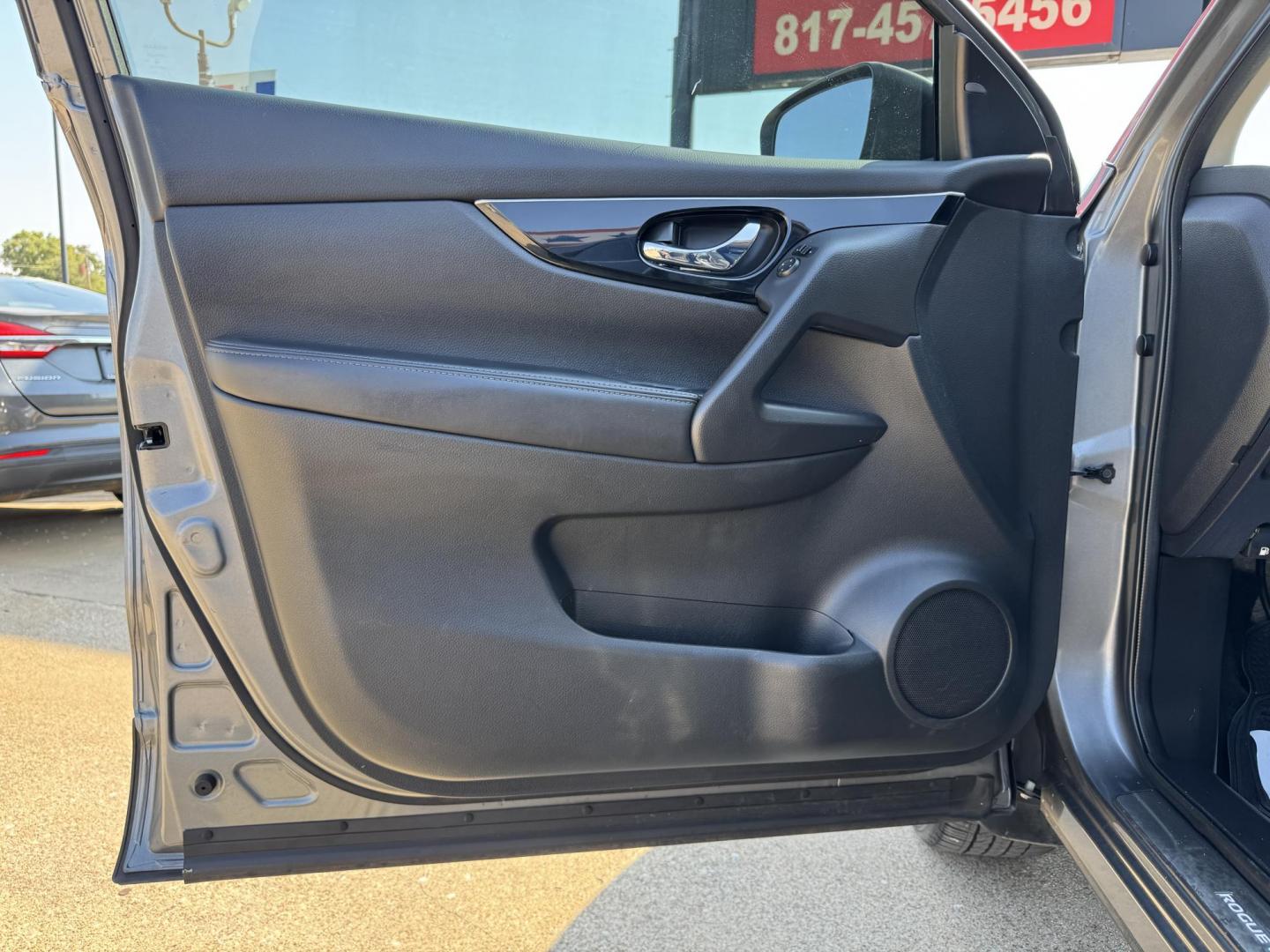 2017 GRAY /BLACK NISSAN ROGUE SPORT S; SL S (JN1BJ1CP5HW) with an 2.0L engine, CVT transmission, located at 5900 E. Lancaster Ave., Fort Worth, TX, 76112, (817) 457-5456, 0.000000, 0.000000 - Photo#7