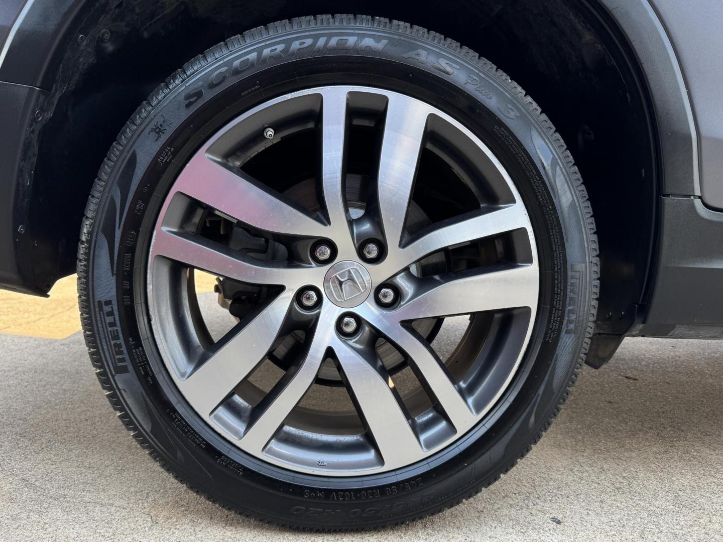 2016 GRAY HONDA PILOT TOURING-RES (5FNYF5H96GB) , located at 5900 E. Lancaster Ave., Fort Worth, TX, 76112, (817) 457-5456, 0.000000, 0.000000 - Photo#27