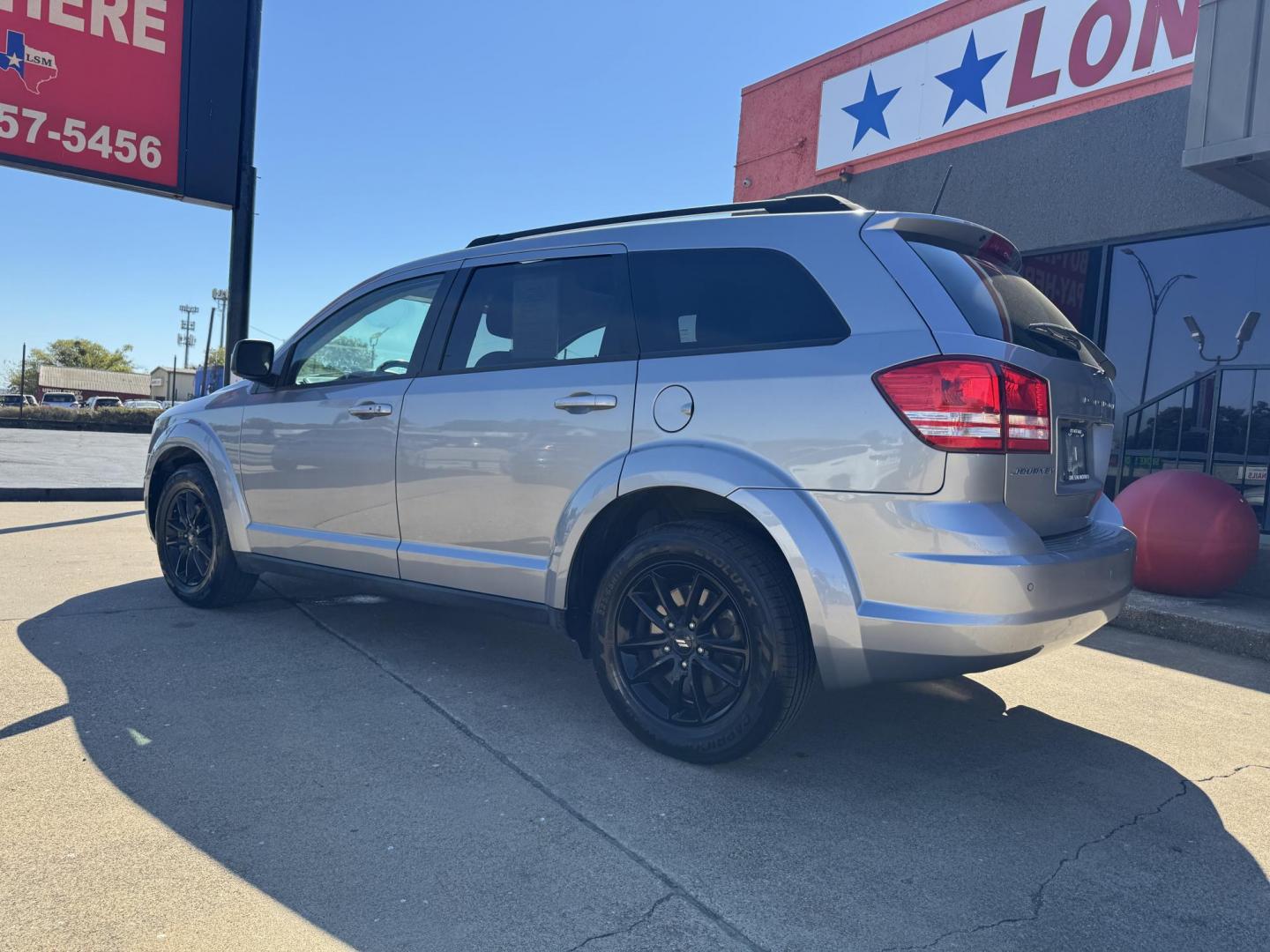 2020 SILVER DODGE JOURNEY SE (3C4PDCAB7LT) , located at 5900 E. Lancaster Ave., Fort Worth, TX, 76112, (817) 457-5456, 0.000000, 0.000000 - Photo#6