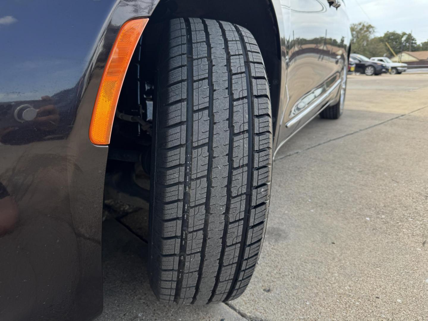 2018 RED CHRYSLER PACIFICA TOURING L (2C4RC1BG6JR) , located at 5900 E. Lancaster Ave., Fort Worth, TX, 76112, (817) 457-5456, 0.000000, 0.000000 - Photo#22