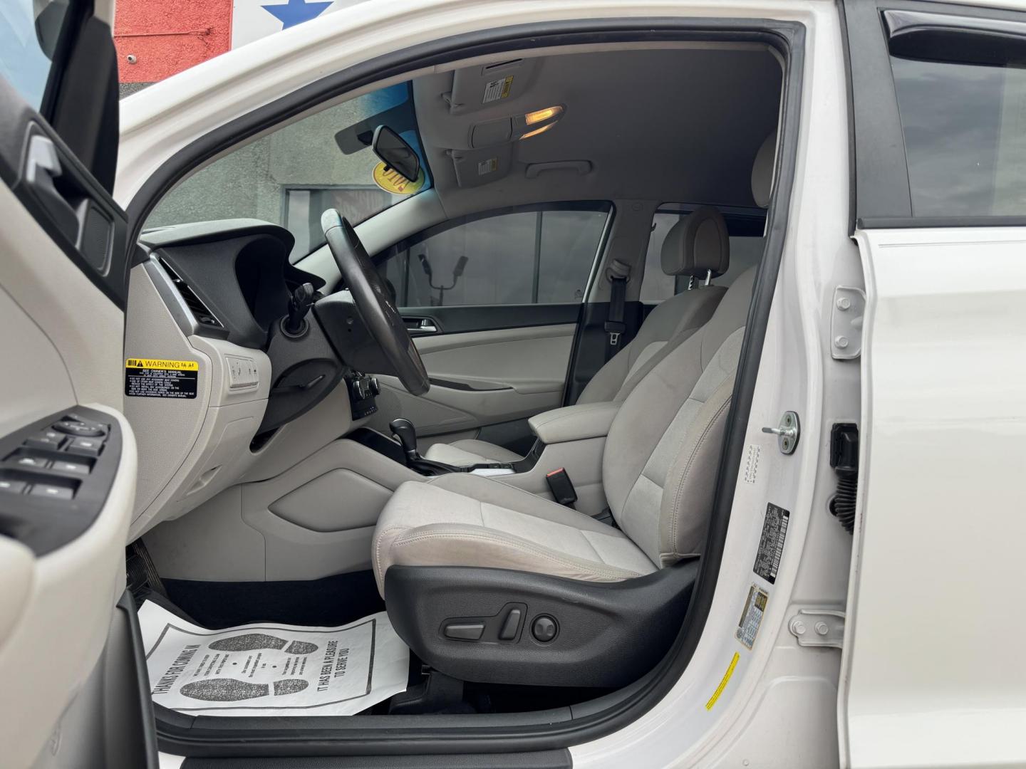 2016 WHITE HYUNDAI TUCSON LIMITED; SPOR (KM8J33A23GU) , located at 5900 E. Lancaster Ave., Fort Worth, TX, 76112, (817) 457-5456, 0.000000, 0.000000 - Photo#9