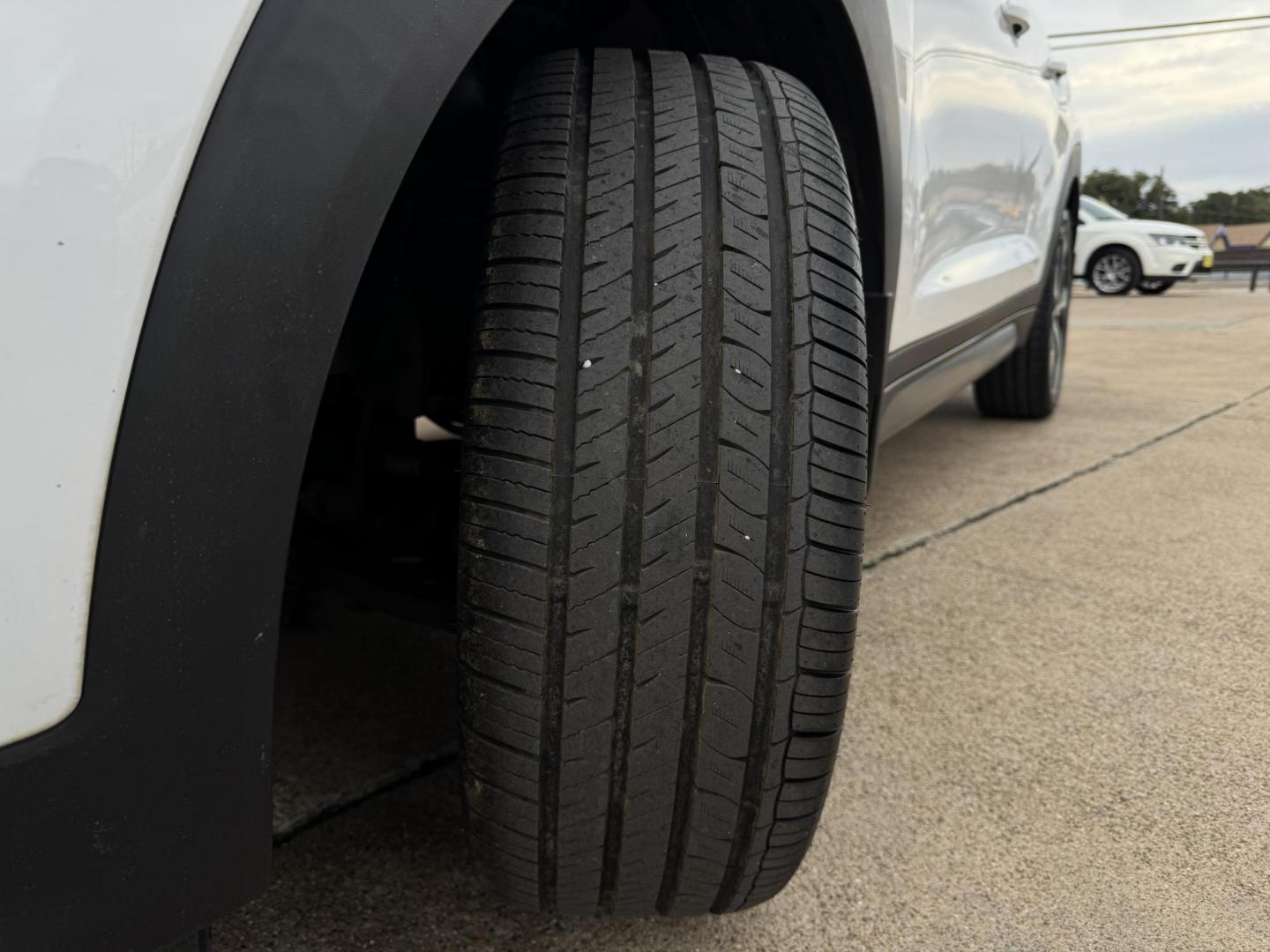 2016 WHITE HYUNDAI TUCSON LIMITED; SPOR (KM8J33A23GU) , located at 5900 E. Lancaster Ave., Fort Worth, TX, 76112, (817) 457-5456, 0.000000, 0.000000 - Photo#21