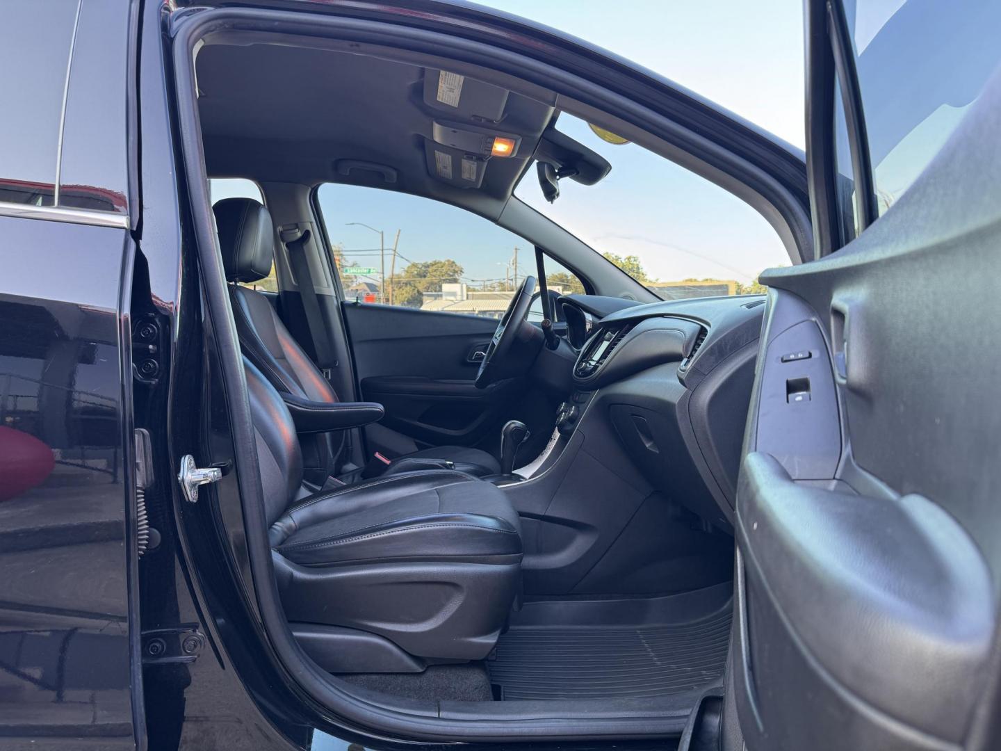 2019 BLACK CHEVROLET TRAX 1LT (KL7CJLSB3KB) , located at 5900 E. Lancaster Ave., Fort Worth, TX, 76112, (817) 457-5456, 0.000000, 0.000000 - Photo#15