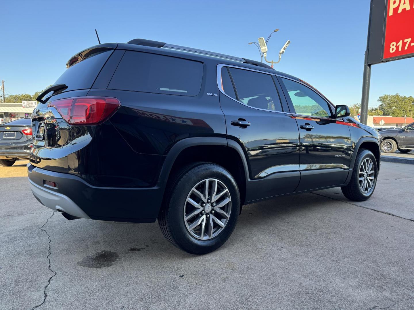 2017 BLACK GMC ACADIA SLE2 (1GKKNLLA3HZ) , located at 5900 E. Lancaster Ave., Fort Worth, TX, 76112, (817) 457-5456, 0.000000, 0.000000 - Photo#3
