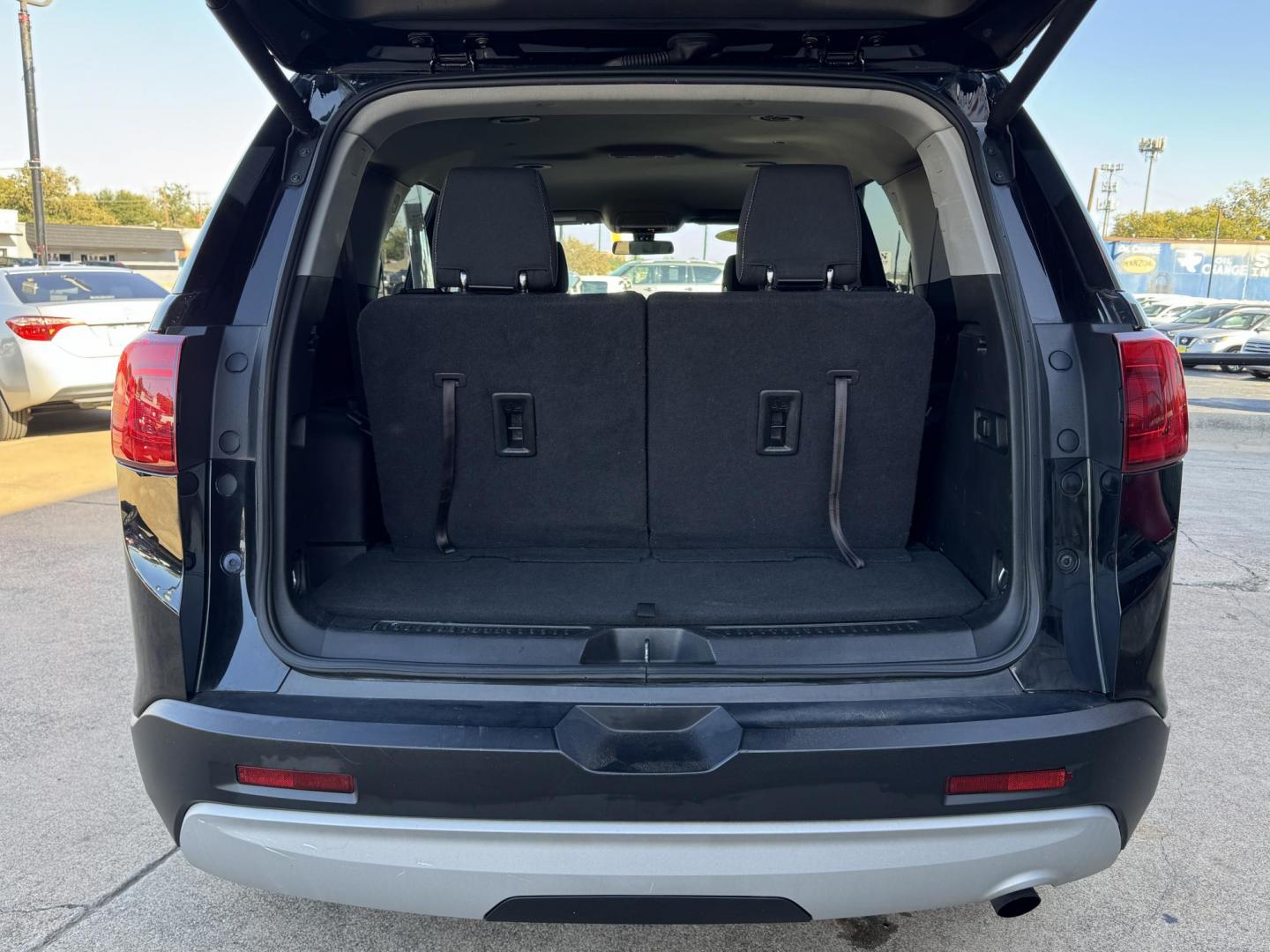 2017 BLACK GMC ACADIA SLE2 (1GKKNLLA3HZ) , located at 5900 E. Lancaster Ave., Fort Worth, TX, 76112, (817) 457-5456, 0.000000, 0.000000 - Photo#5