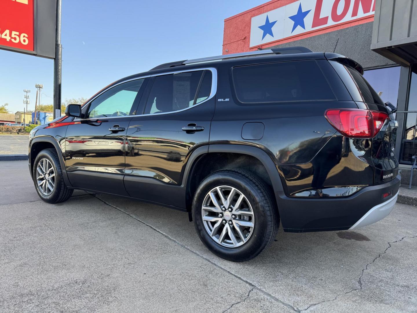 2017 BLACK GMC ACADIA SLE2 (1GKKNLLA3HZ) , located at 5900 E. Lancaster Ave., Fort Worth, TX, 76112, (817) 457-5456, 0.000000, 0.000000 - Photo#7