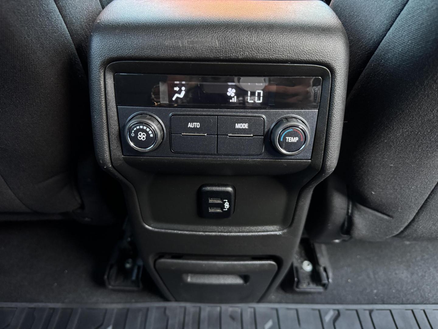 2017 BLACK GMC ACADIA SLE2 (1GKKNLLA3HZ) , located at 5900 E. Lancaster Ave., Fort Worth, TX, 76112, (817) 457-5456, 0.000000, 0.000000 - Photo#16