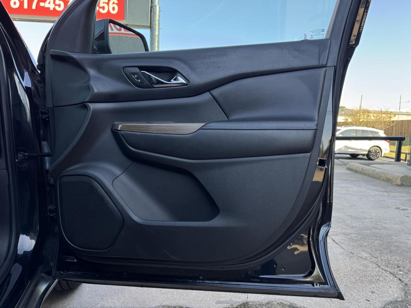 2017 BLACK GMC ACADIA SLE2 (1GKKNLLA3HZ) , located at 5900 E. Lancaster Ave., Fort Worth, TX, 76112, (817) 457-5456, 0.000000, 0.000000 - Photo#17