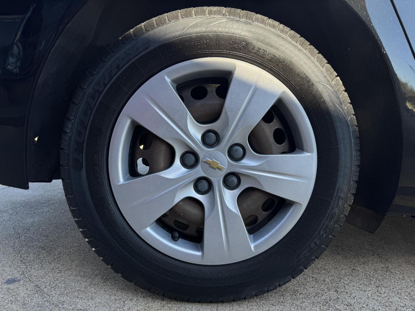 2016 BLACK CHEVROLET CRUZE LS (1G1BC5SM1G7) , located at 5900 E. Lancaster Ave., Fort Worth, TX, 76112, (817) 457-5456, 0.000000, 0.000000 - Photo#20