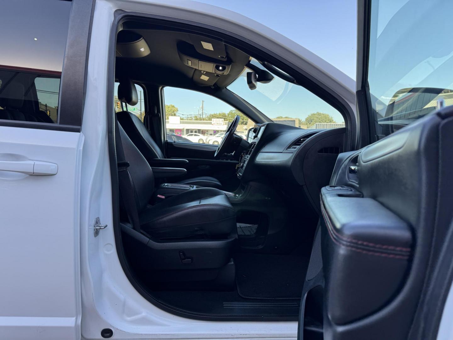 2019 WHITE DODGE GRAND CARAVAN GT (2C4RDGEG8KR) , located at 5900 E. Lancaster Ave., Fort Worth, TX, 76112, (817) 457-5456, 0.000000, 0.000000 - Photo#15