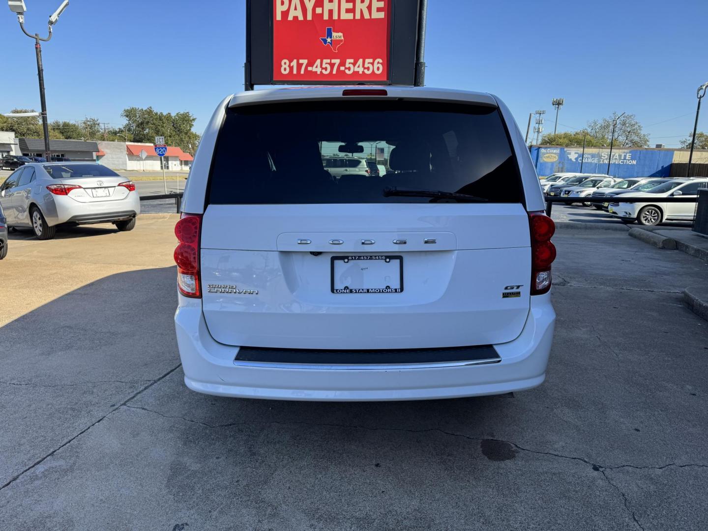 2019 WHITE DODGE GRAND CARAVAN GT (2C4RDGEG8KR) , located at 5900 E. Lancaster Ave., Fort Worth, TX, 76112, (817) 457-5456, 0.000000, 0.000000 - Photo#4