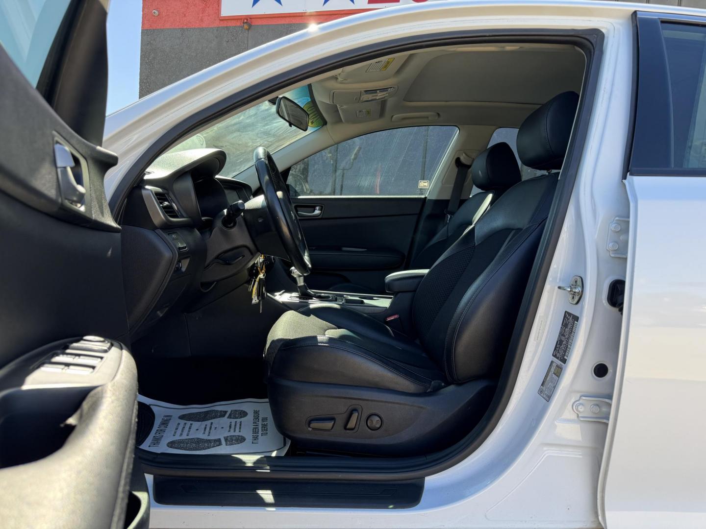 2018 WHITE KIA OPTIMA LX; S (5XXGT4L30JG) , located at 5900 E. Lancaster Ave., Fort Worth, TX, 76112, (817) 457-5456, 0.000000, 0.000000 - Photo#8