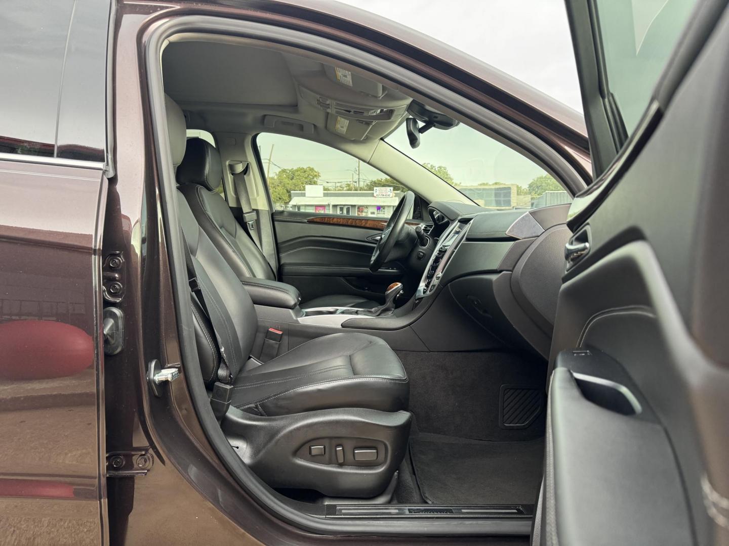 2015 BROWN CADILLAC SRX PERFORMANCE (3GYFNCE33FS) , located at 5900 E. Lancaster Ave., Fort Worth, TX, 76112, (817) 457-5456, 0.000000, 0.000000 - Photo#15