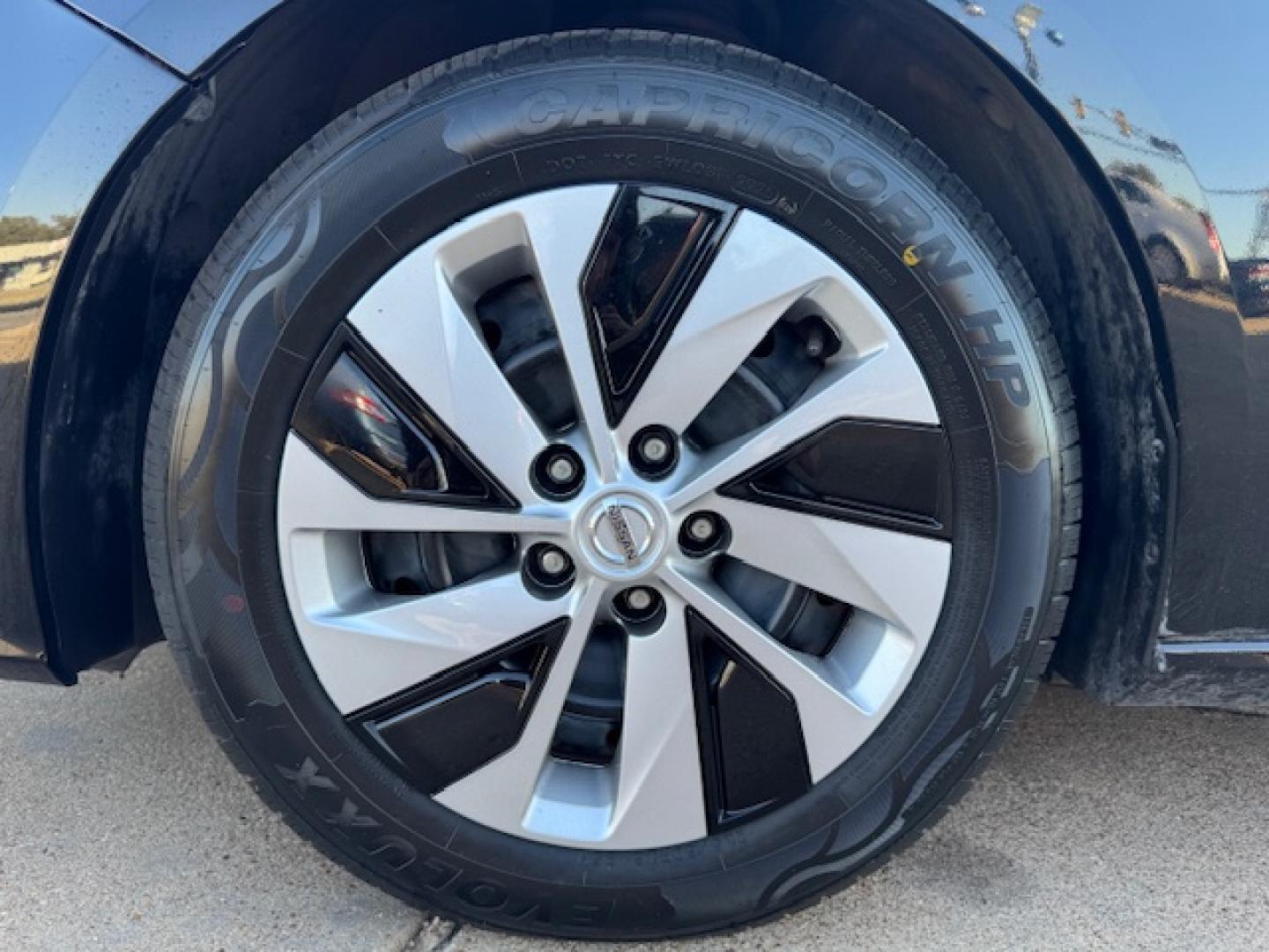 2020 BLACK NISSAN ALTIMA 2.5 S (1N4BL4BV4LC) , located at 5900 E. Lancaster Ave., Fort Worth, TX, 76112, (817) 457-5456, 0.000000, 0.000000 - Photo#21