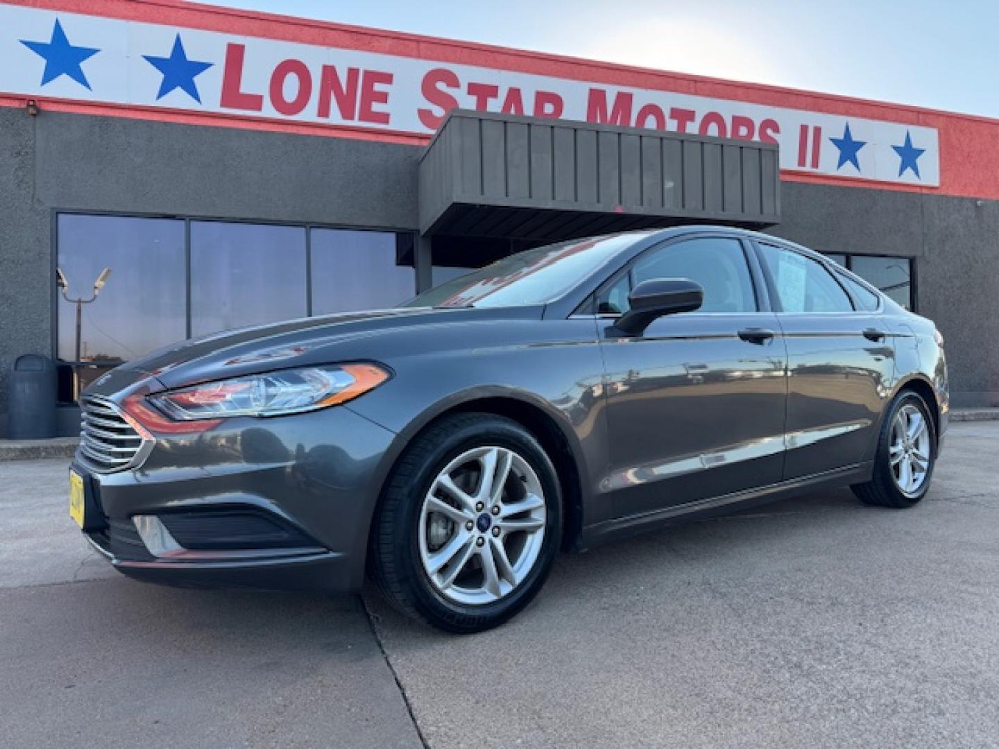 2018 GRAY FORD FUSION SE (3FA6P0HD6JR) , located at 5900 E. Lancaster Ave., Fort Worth, TX, 76112, (817) 457-5456, 0.000000, 0.000000 - Photo#0