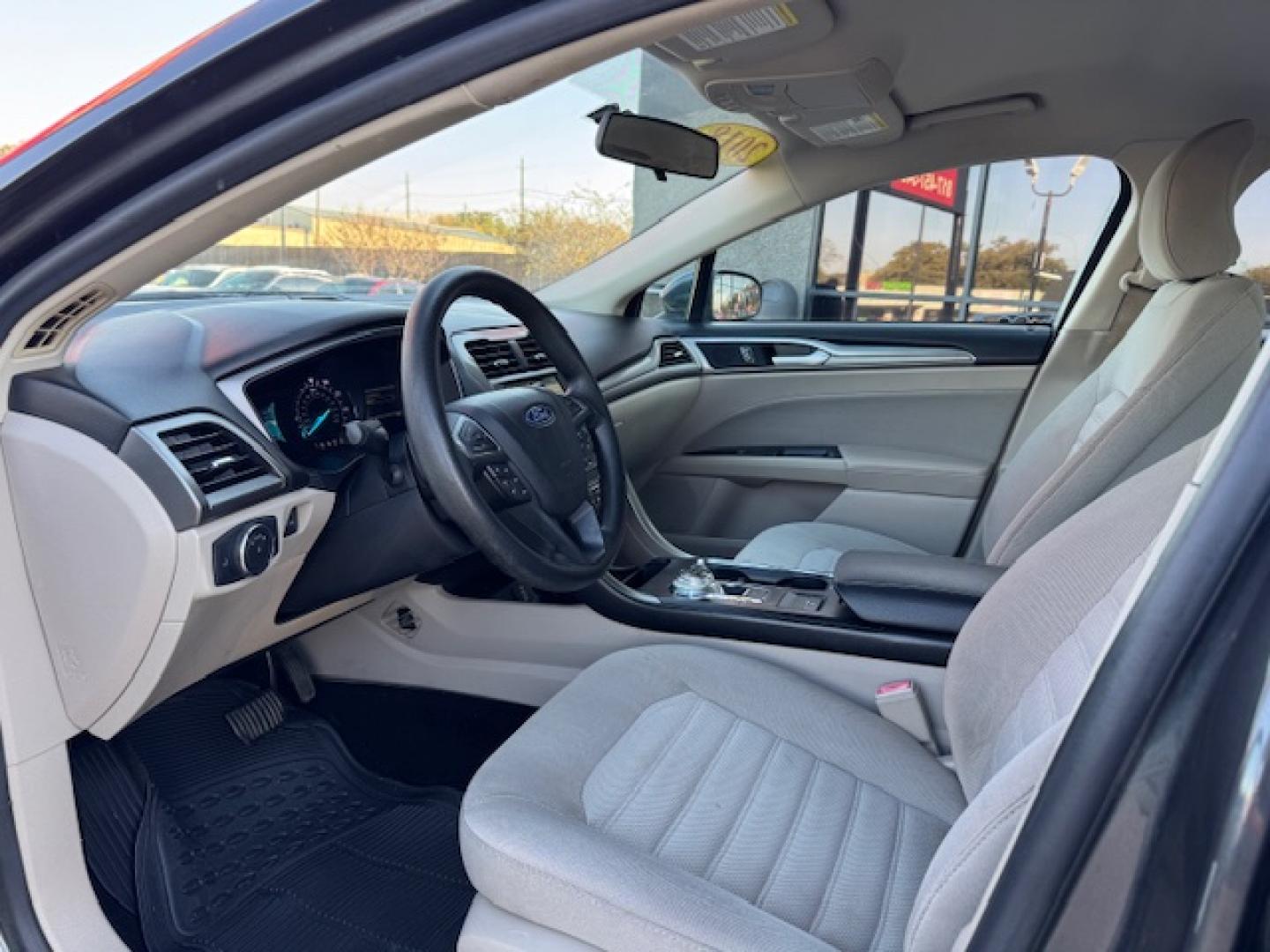 2018 GRAY FORD FUSION SE (3FA6P0HD6JR) , located at 5900 E. Lancaster Ave., Fort Worth, TX, 76112, (817) 457-5456, 0.000000, 0.000000 - Photo#8