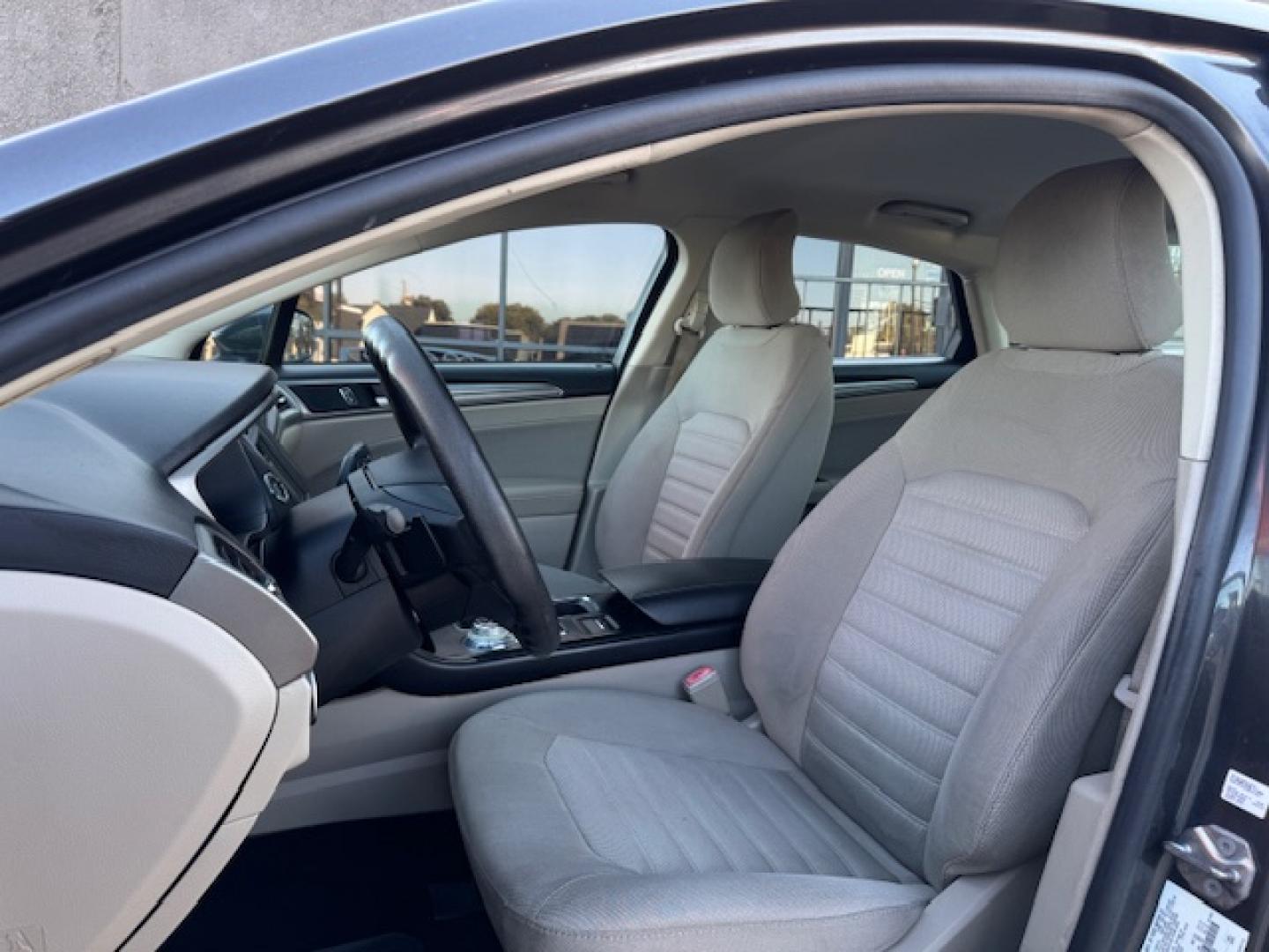 2018 GRAY FORD FUSION SE (3FA6P0HD6JR) , located at 5900 E. Lancaster Ave., Fort Worth, TX, 76112, (817) 457-5456, 0.000000, 0.000000 - Photo#10