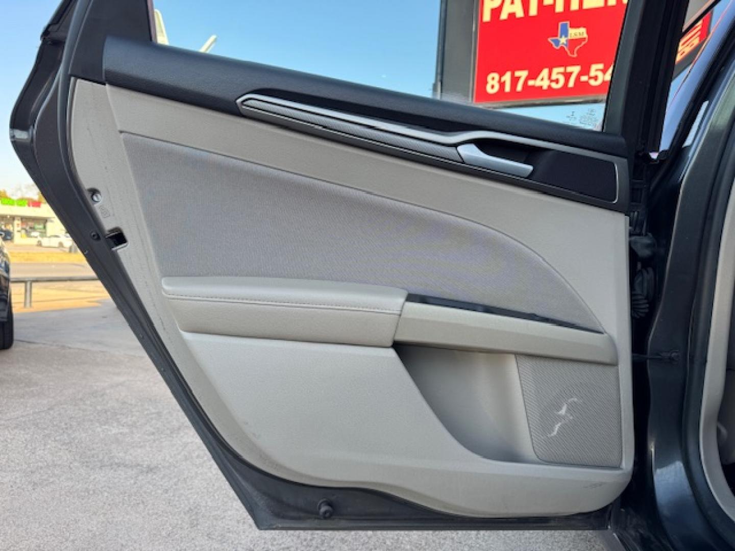 2018 GRAY FORD FUSION SE (3FA6P0HD6JR) , located at 5900 E. Lancaster Ave., Fort Worth, TX, 76112, (817) 457-5456, 0.000000, 0.000000 - Photo#11