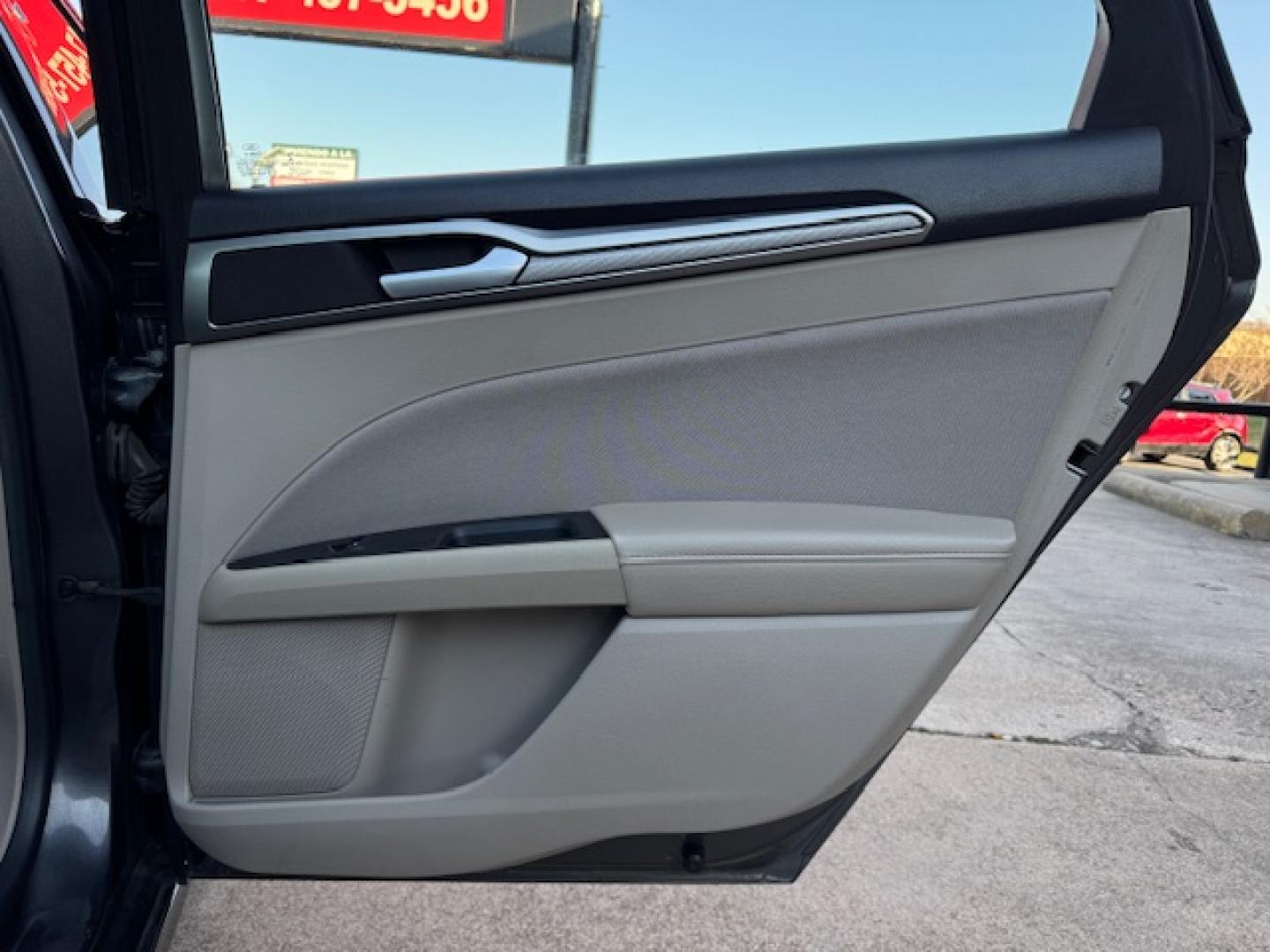 2018 GRAY FORD FUSION SE (3FA6P0HD6JR) , located at 5900 E. Lancaster Ave., Fort Worth, TX, 76112, (817) 457-5456, 0.000000, 0.000000 - Photo#16