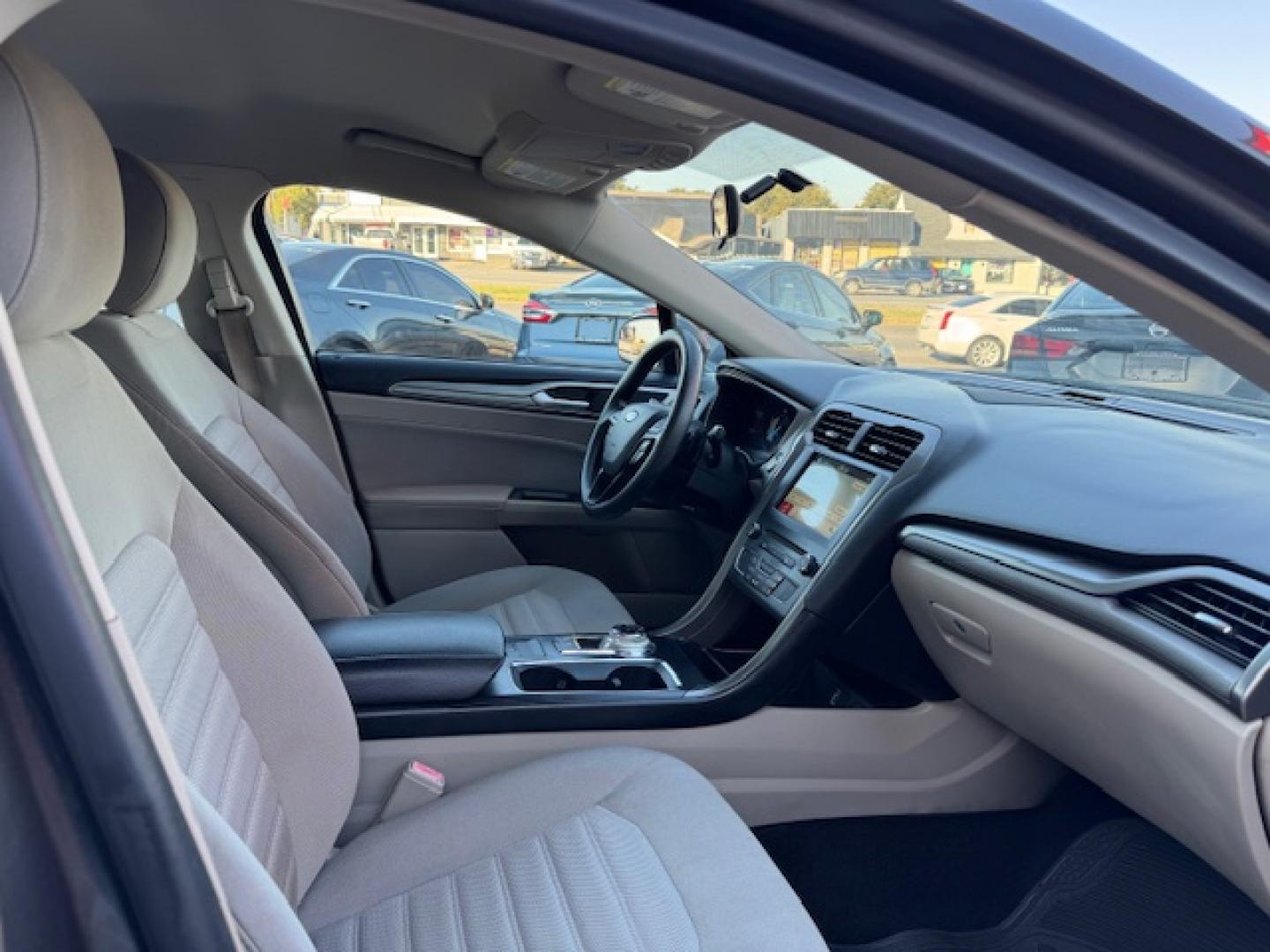 2018 GRAY FORD FUSION SE (3FA6P0HD6JR) , located at 5900 E. Lancaster Ave., Fort Worth, TX, 76112, (817) 457-5456, 0.000000, 0.000000 - Photo#19