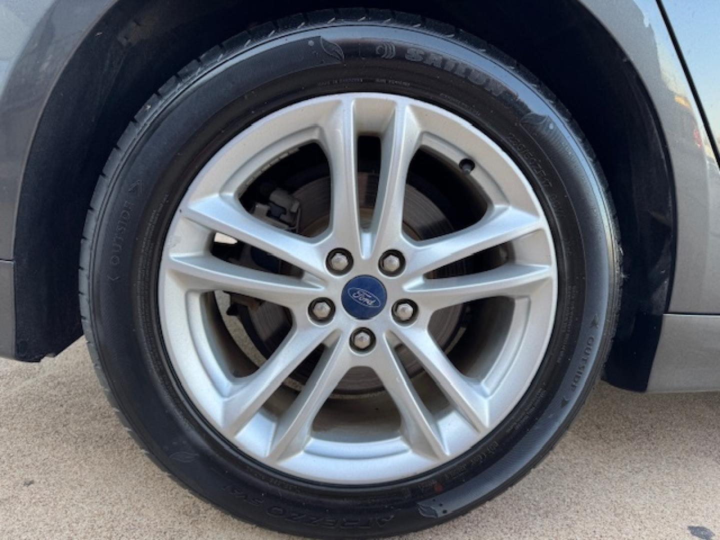 2018 GRAY FORD FUSION SE (3FA6P0HD6JR) , located at 5900 E. Lancaster Ave., Fort Worth, TX, 76112, (817) 457-5456, 0.000000, 0.000000 - Photo#21