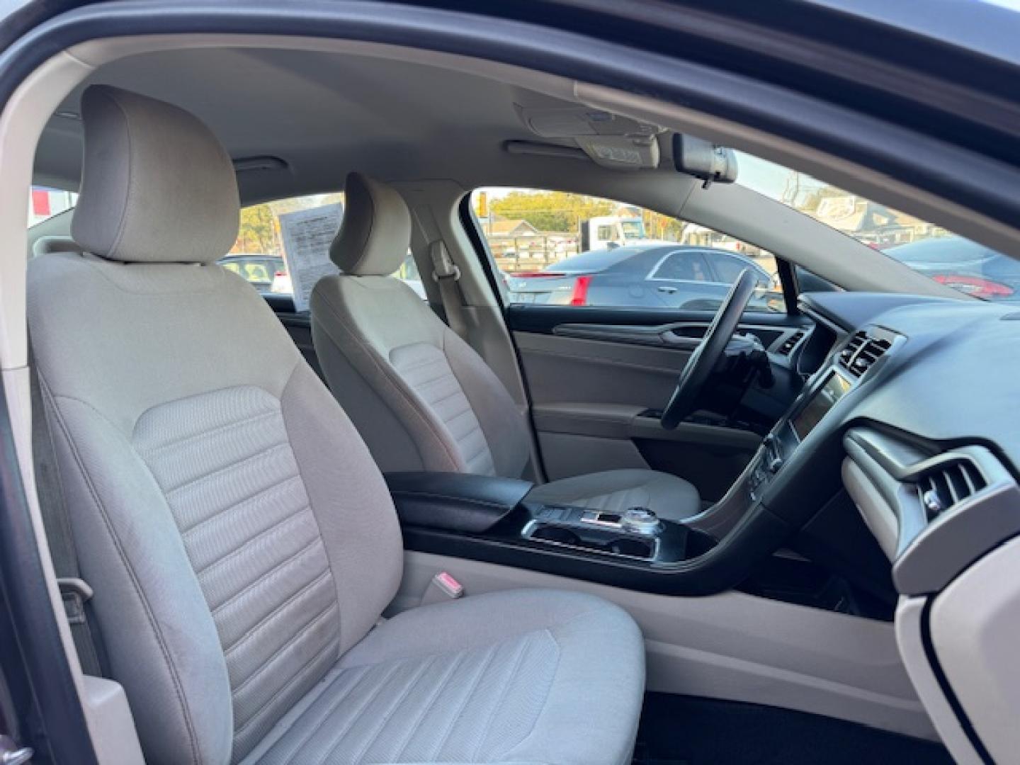 2018 GRAY FORD FUSION SE (3FA6P0HD6JR) , located at 5900 E. Lancaster Ave., Fort Worth, TX, 76112, (817) 457-5456, 0.000000, 0.000000 - Photo#20