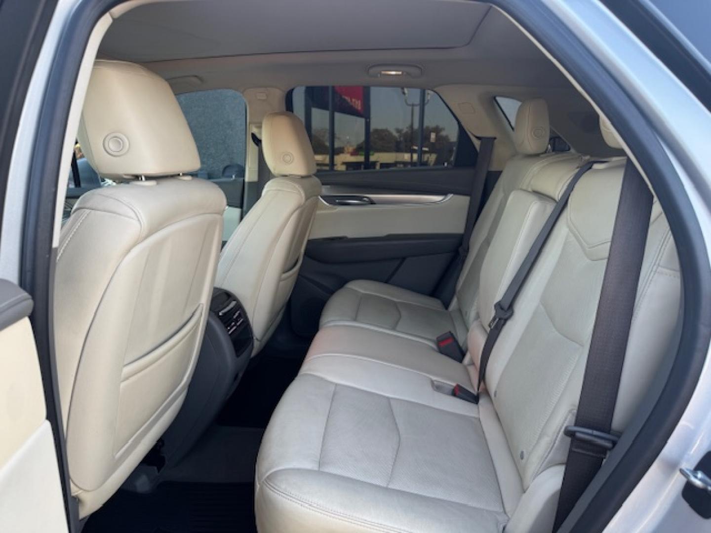 2017 SILVER CADILLAC XT5 LUXURY (1GYKNBRS9HZ) , located at 5900 E. Lancaster Ave., Fort Worth, TX, 76112, (817) 457-5456, 0.000000, 0.000000 - Photo#11