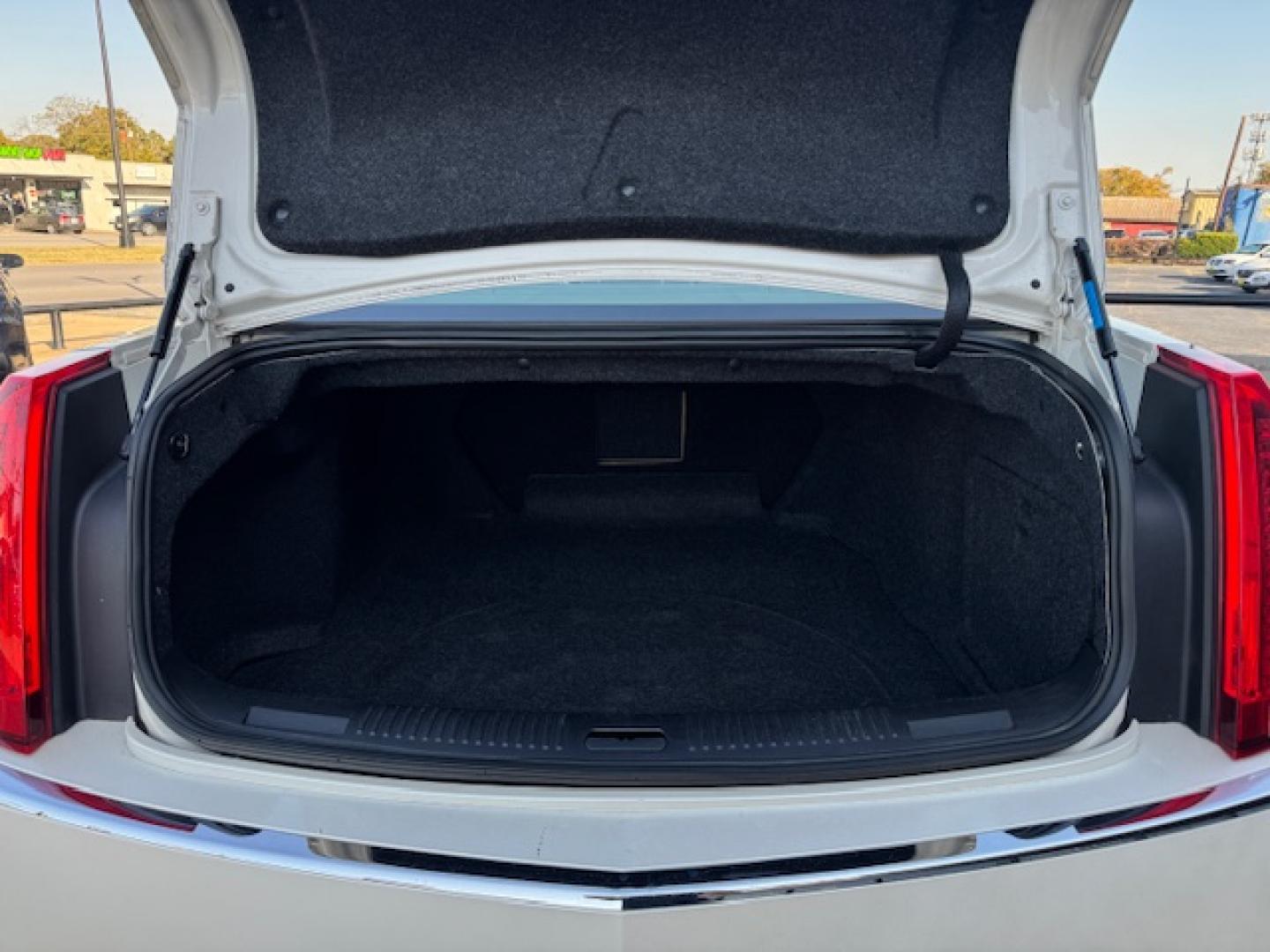 2012 WHITE CADILLAC CTS LUXURY (1G6DE5E50C0) , located at 5900 E. Lancaster Ave., Fort Worth, TX, 76112, (817) 457-5456, 0.000000, 0.000000 - Photo#5