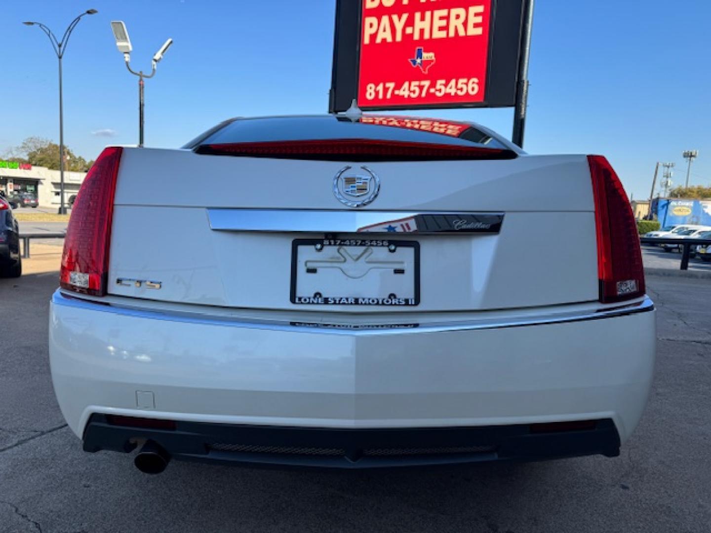 2012 WHITE CADILLAC CTS LUXURY (1G6DE5E50C0) , located at 5900 E. Lancaster Ave., Fort Worth, TX, 76112, (817) 457-5456, 0.000000, 0.000000 - Photo#4
