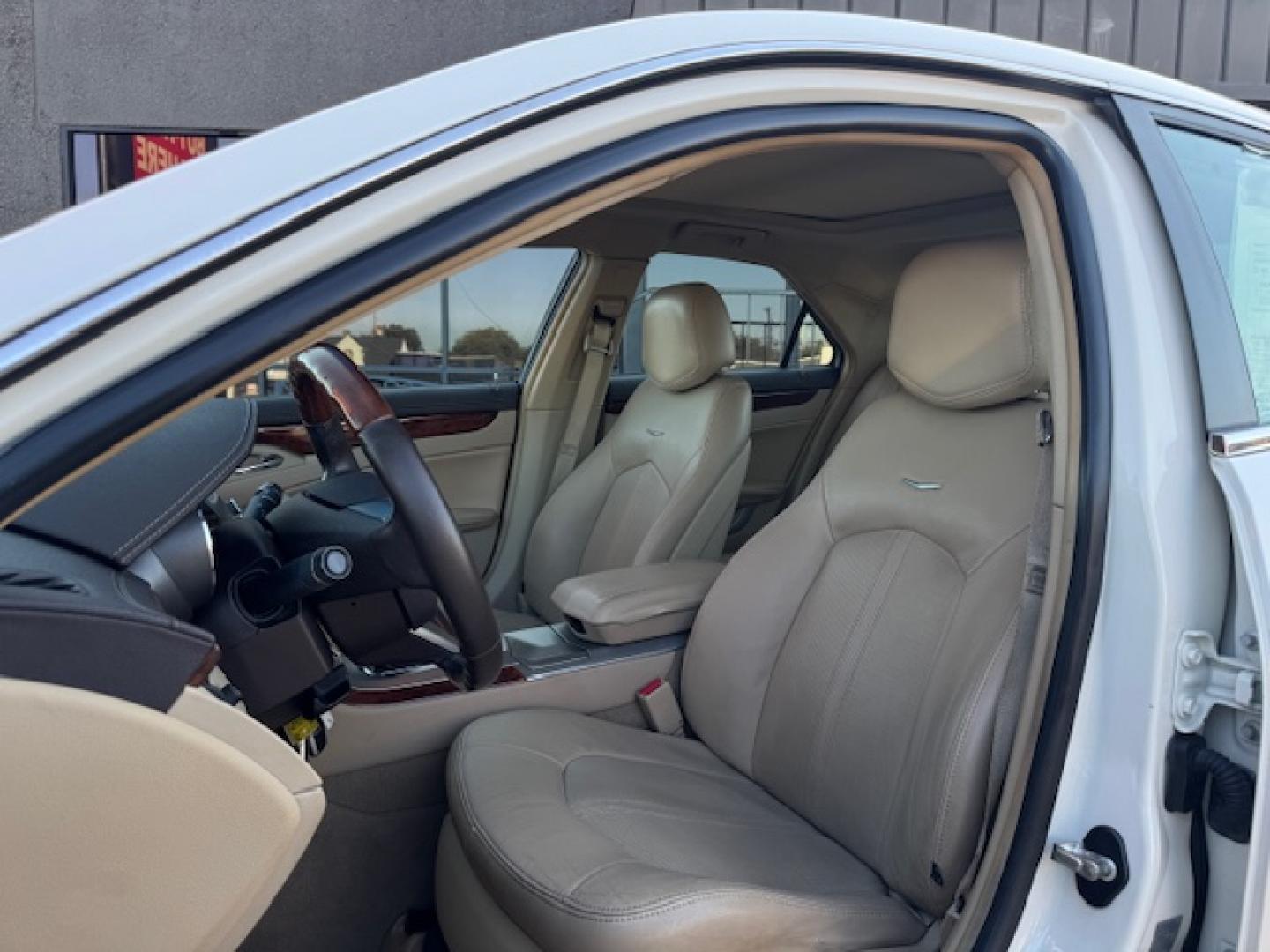 2012 WHITE CADILLAC CTS LUXURY (1G6DE5E50C0) , located at 5900 E. Lancaster Ave., Fort Worth, TX, 76112, (817) 457-5456, 0.000000, 0.000000 - Photo#9