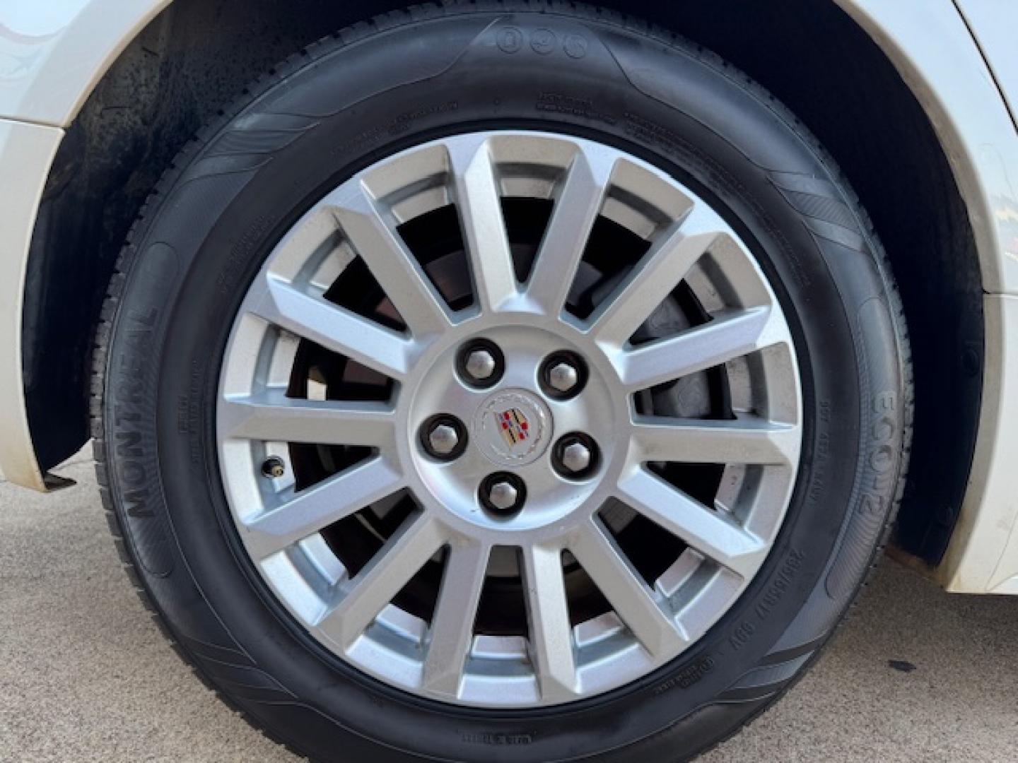 2012 WHITE CADILLAC CTS LUXURY (1G6DE5E50C0) , located at 5900 E. Lancaster Ave., Fort Worth, TX, 76112, (817) 457-5456, 0.000000, 0.000000 - Photo#21