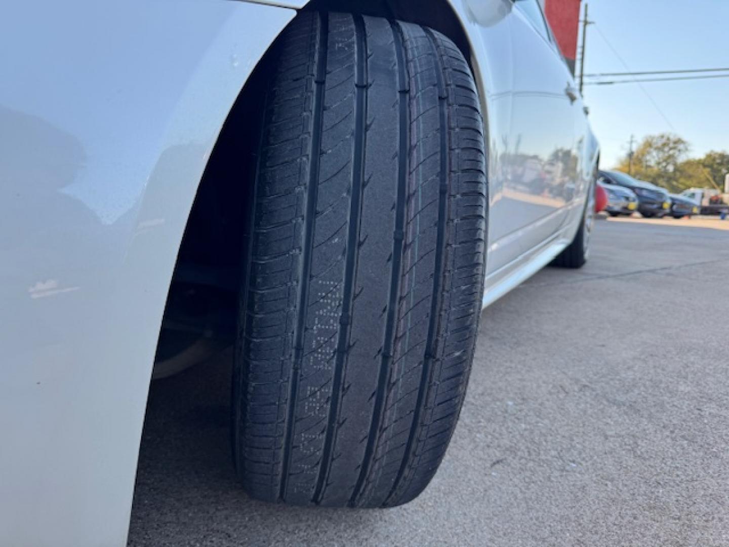 2012 WHITE CADILLAC CTS LUXURY (1G6DE5E50C0) , located at 5900 E. Lancaster Ave., Fort Worth, TX, 76112, (817) 457-5456, 0.000000, 0.000000 - Photo#22