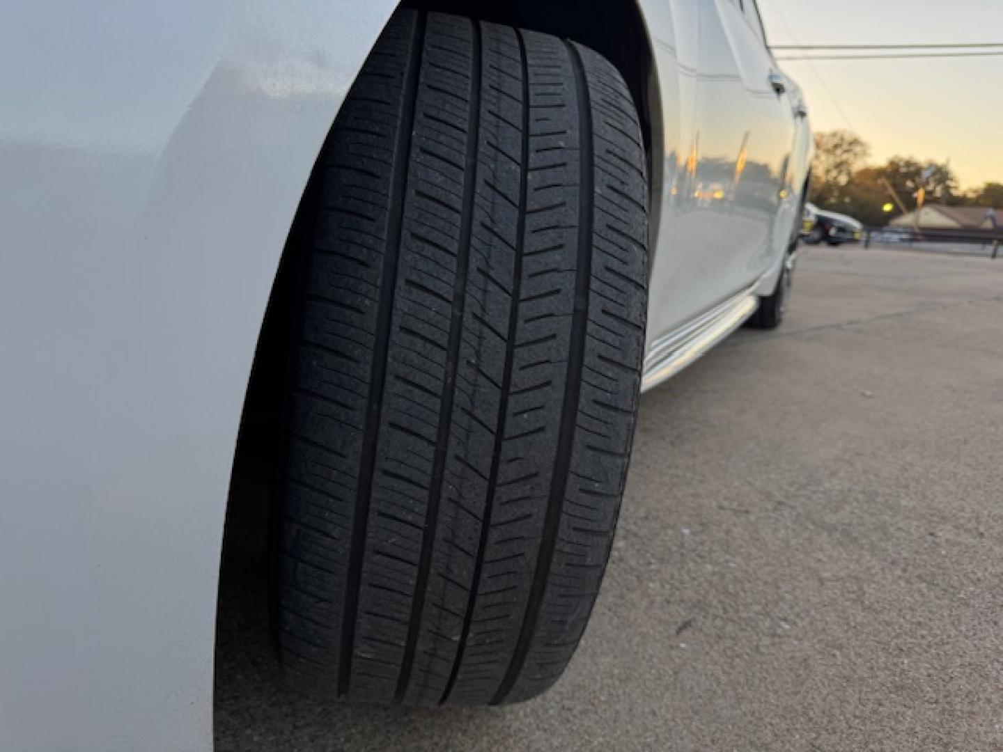 2017 WHITE NISSAN MAXIMA SR; S; SL; PL (1N4AA6AP0HC) , located at 5900 E. Lancaster Ave., Fort Worth, TX, 76112, (817) 457-5456, 0.000000, 0.000000 - Photo#23