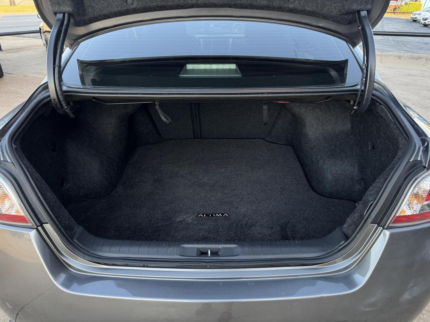 2014 GRAY NISSAN ALTIMA 2.5; 2.5 S; 2 (1N4AL3AP3EC) , located at 5900 E. Lancaster Ave., Fort Worth, TX, 76112, (817) 457-5456, 0.000000, 0.000000 - Photo#5
