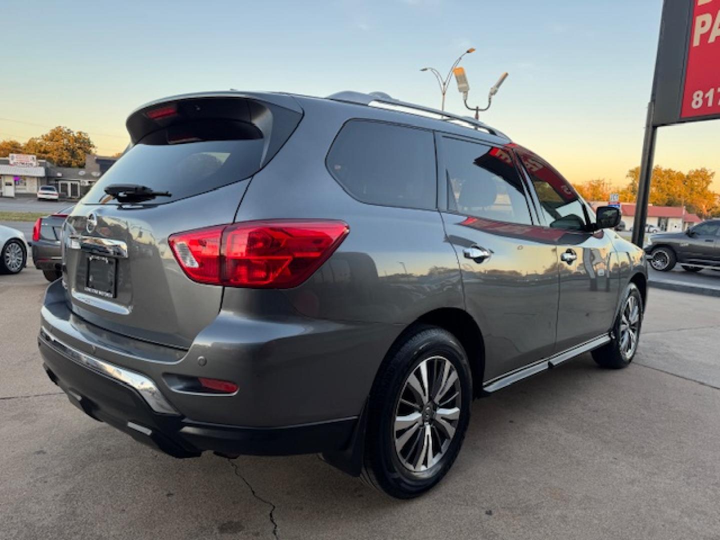 2020 GRAY NISSAN PATHFINDER S (5N1DR2AN6LC) , located at 5900 E. Lancaster Ave., Fort Worth, TX, 76112, (817) 457-5456, 0.000000, 0.000000 - Photo#3