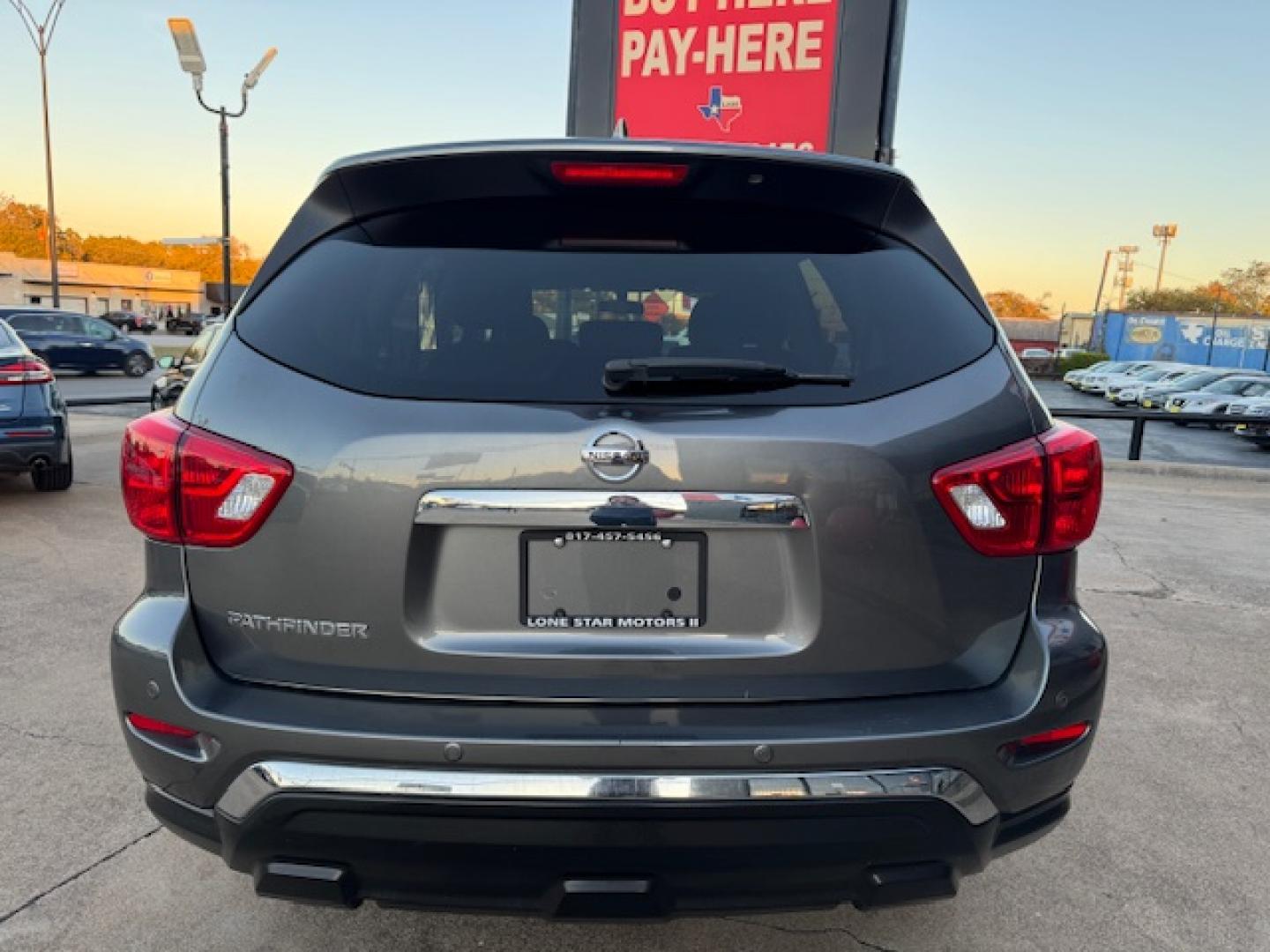 2020 GRAY NISSAN PATHFINDER S (5N1DR2AN6LC) , located at 5900 E. Lancaster Ave., Fort Worth, TX, 76112, (817) 457-5456, 0.000000, 0.000000 - Photo#4