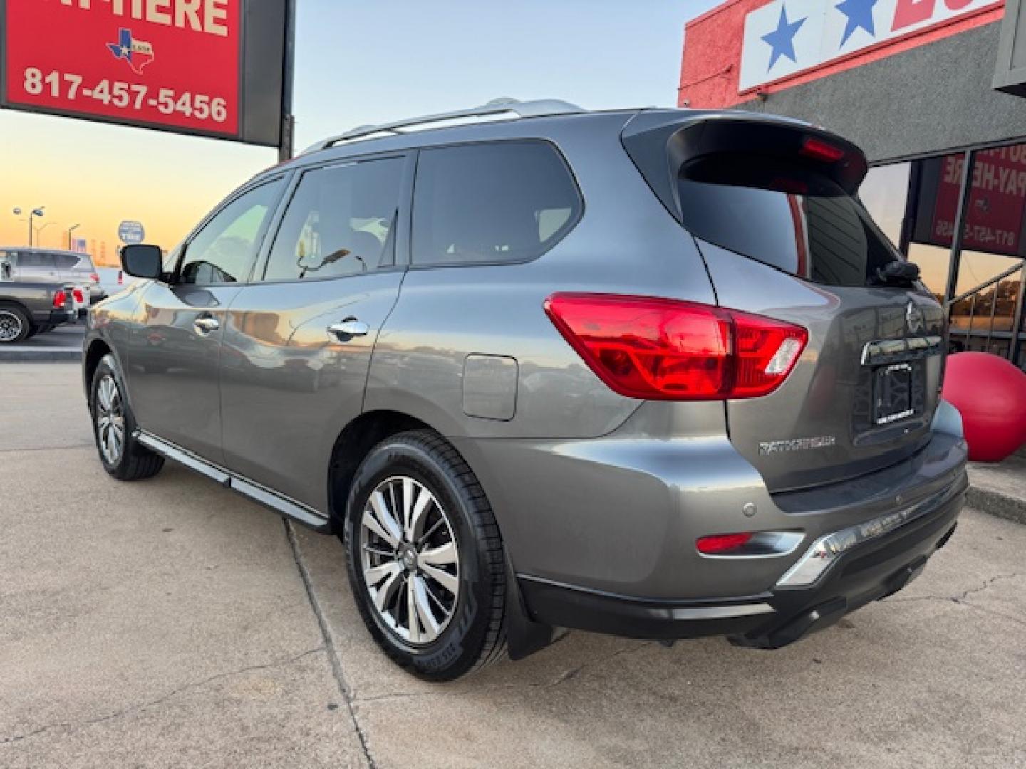 2020 GRAY NISSAN PATHFINDER S (5N1DR2AN6LC) , located at 5900 E. Lancaster Ave., Fort Worth, TX, 76112, (817) 457-5456, 0.000000, 0.000000 - Photo#5